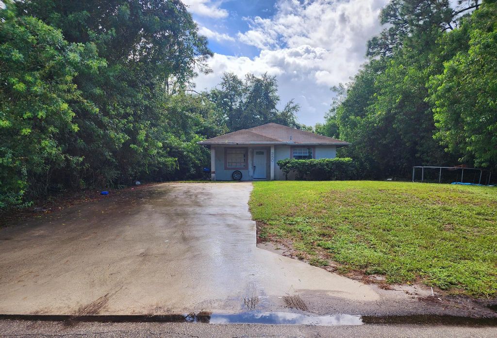 Photo of 3505 L Avenue, Fort Pierce, FL 34950 (MLS # R10925329)