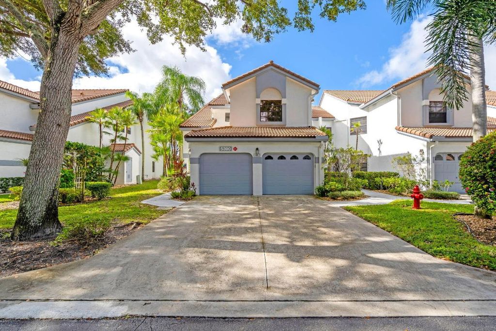 Photo of 5390 Venetia Court #E, Boynton Beach, FL 33437 (MLS # R11155159)