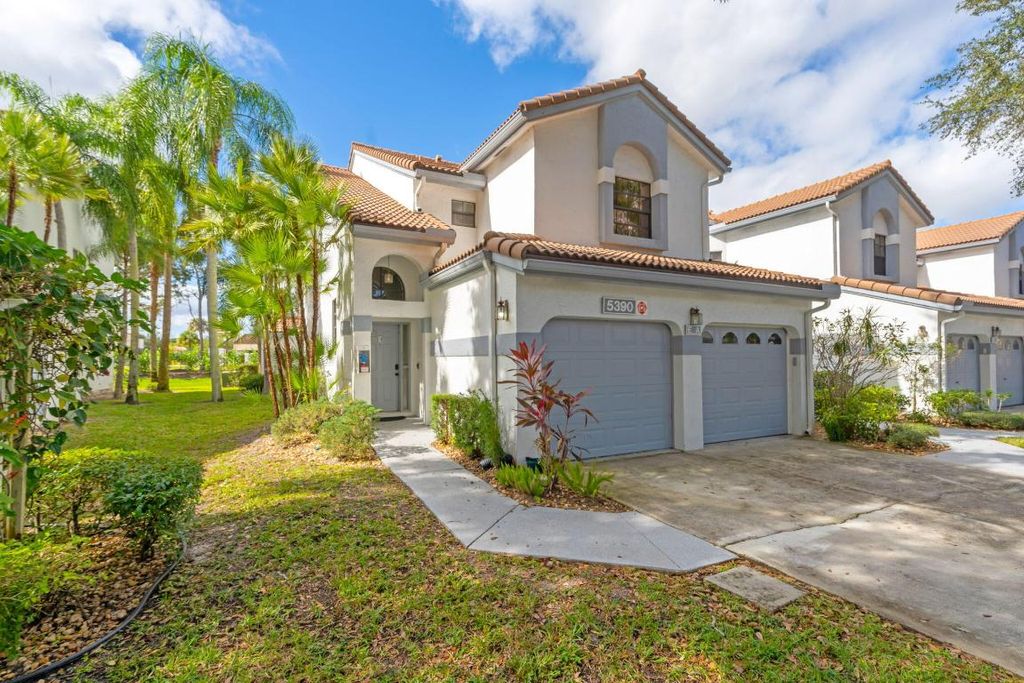 Photo of 5390 Venetia Court #E, Boynton Beach, FL 33437 (MLS # R11155159)
