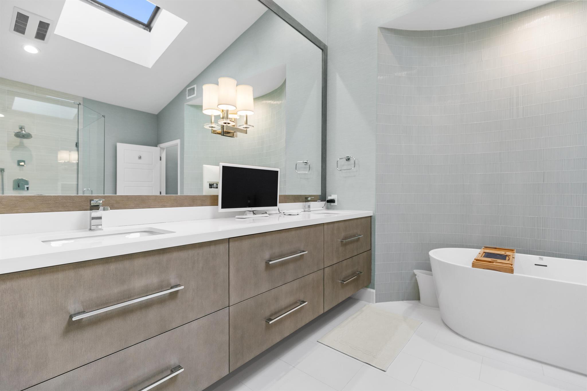 FRENCHMANS CREEK - Residential