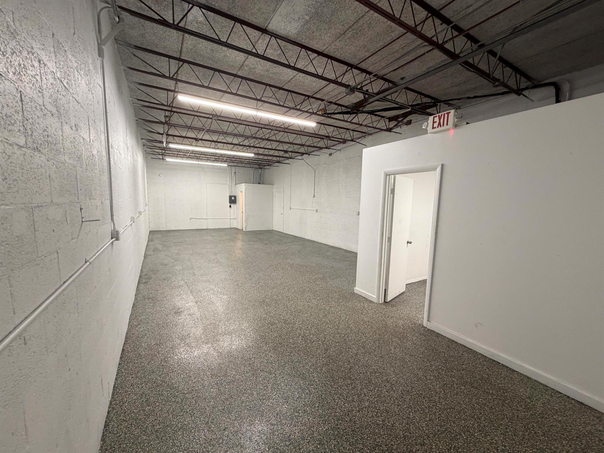 EAST COAST INDUSTRIAL CEN - Commercial Lease