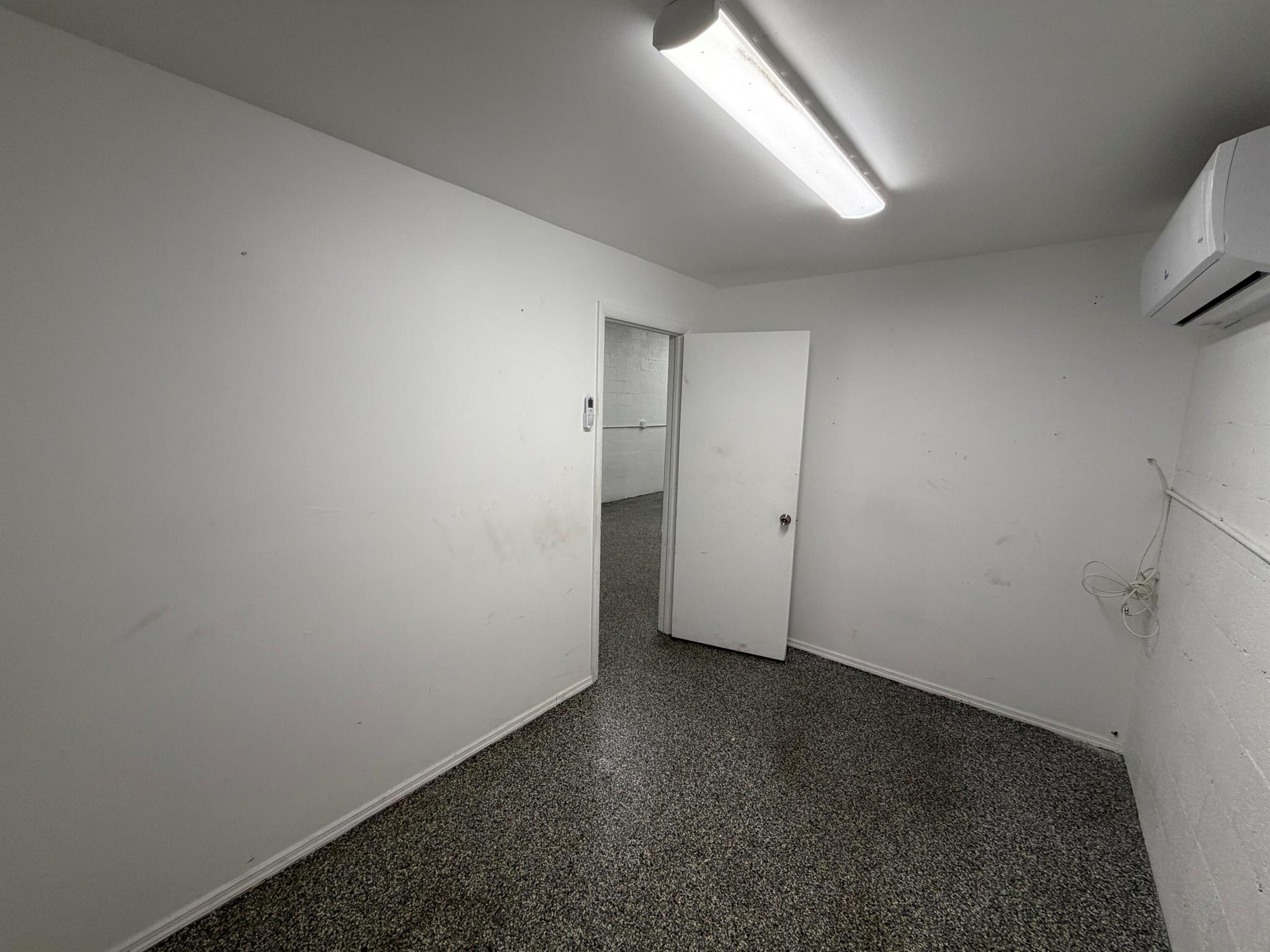 EAST COAST INDUSTRIAL CEN - Commercial Lease