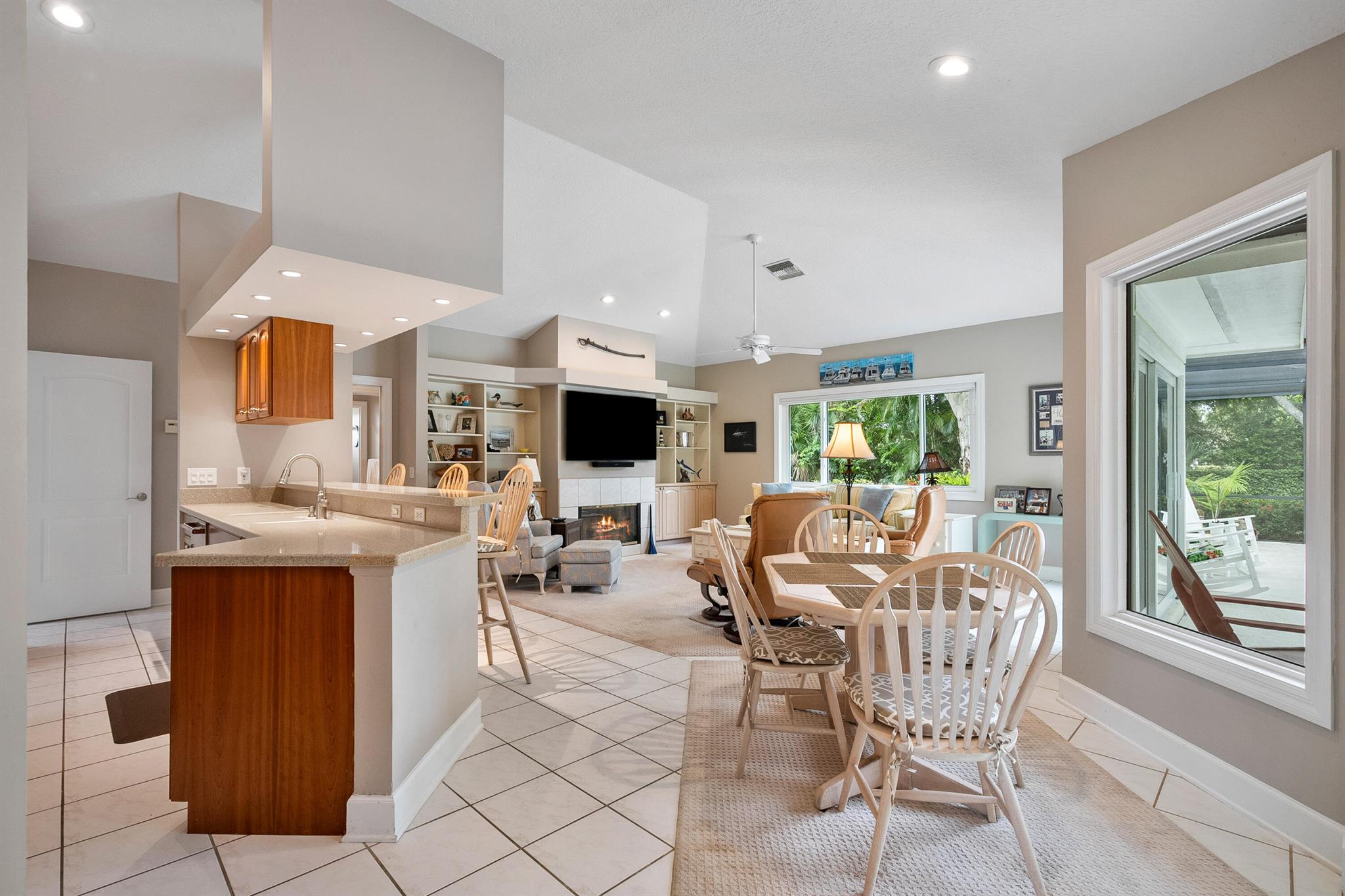 MARINER SANDS - Residential
