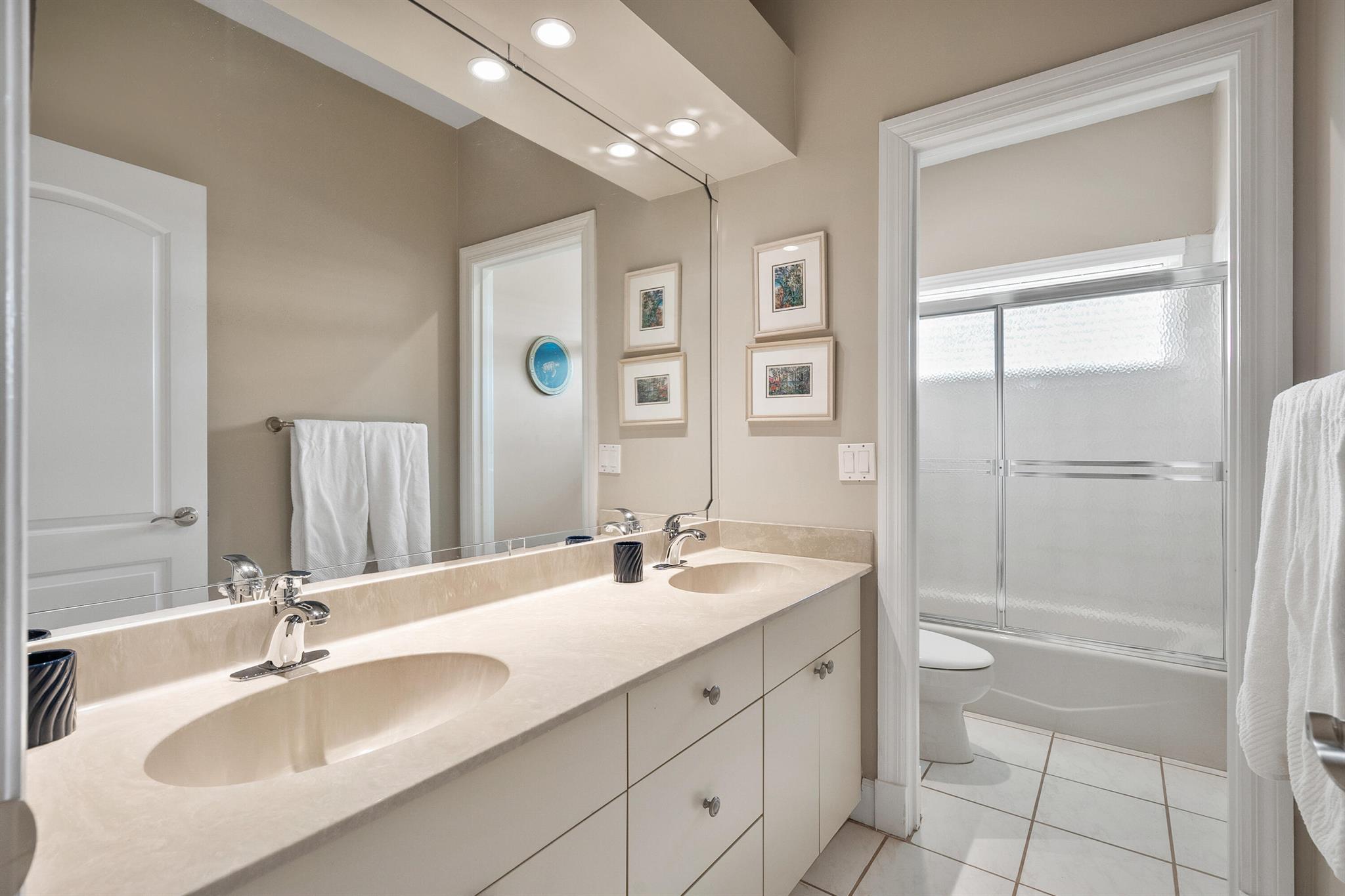MARINER SANDS - Residential