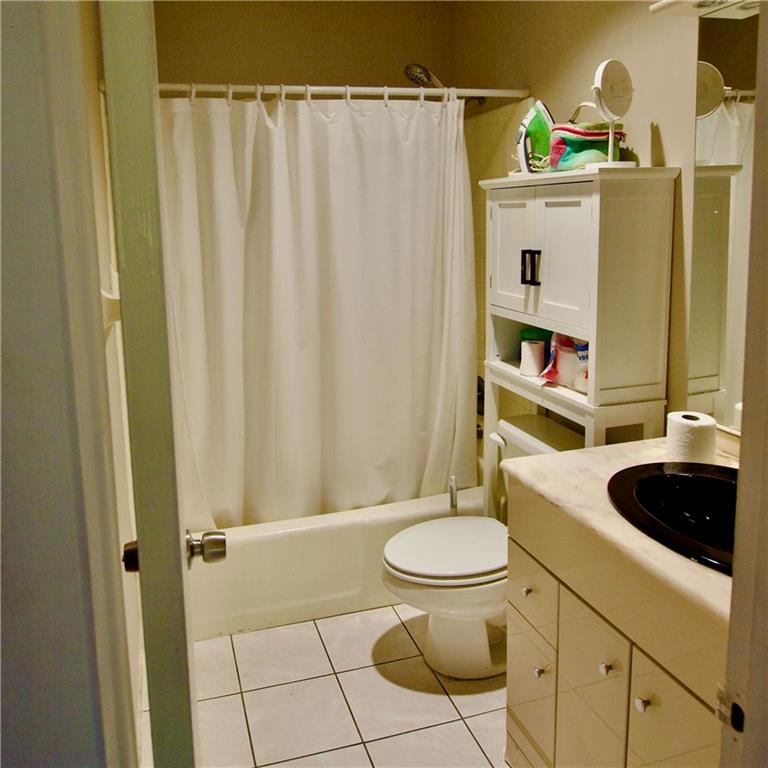 CRYSTAL LAKE 3930 CONDO - Residential