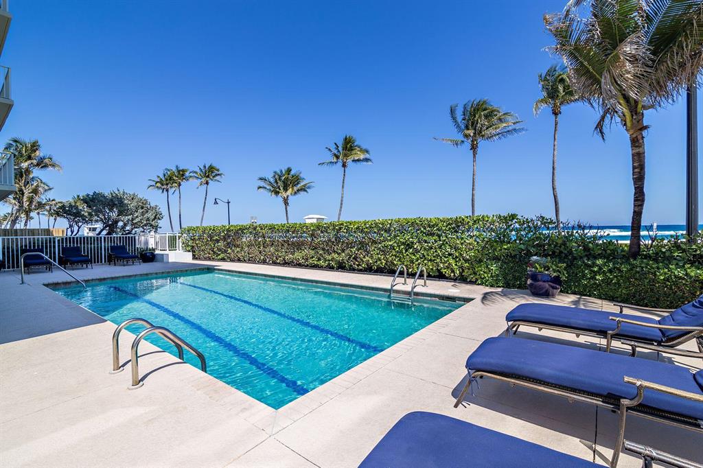 Lowell House - Residential