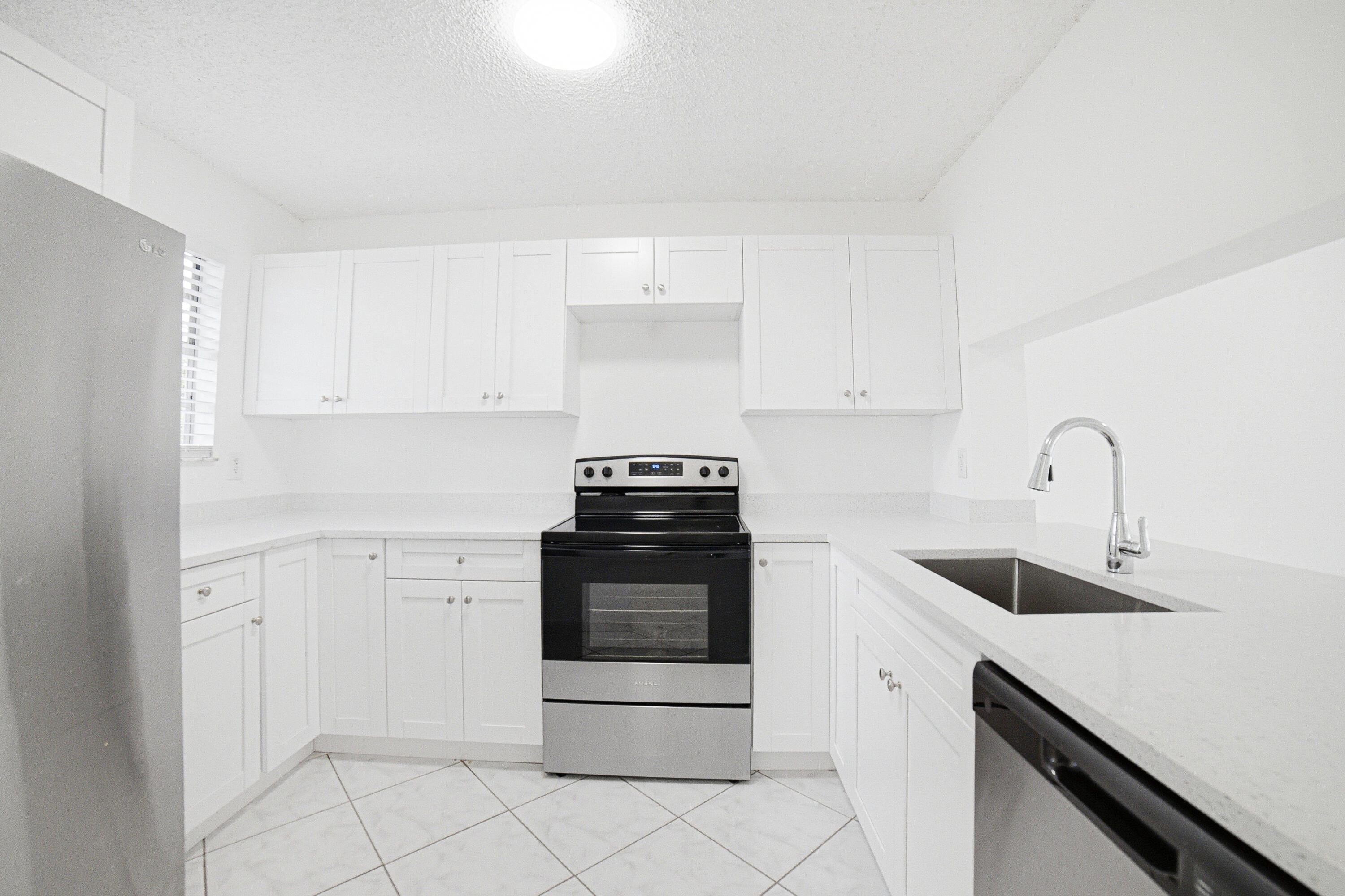8207 Fairway Road Road 8207, Sunrise, FL, 33351/$319,000 1 8207 Fairway Road Road 8207