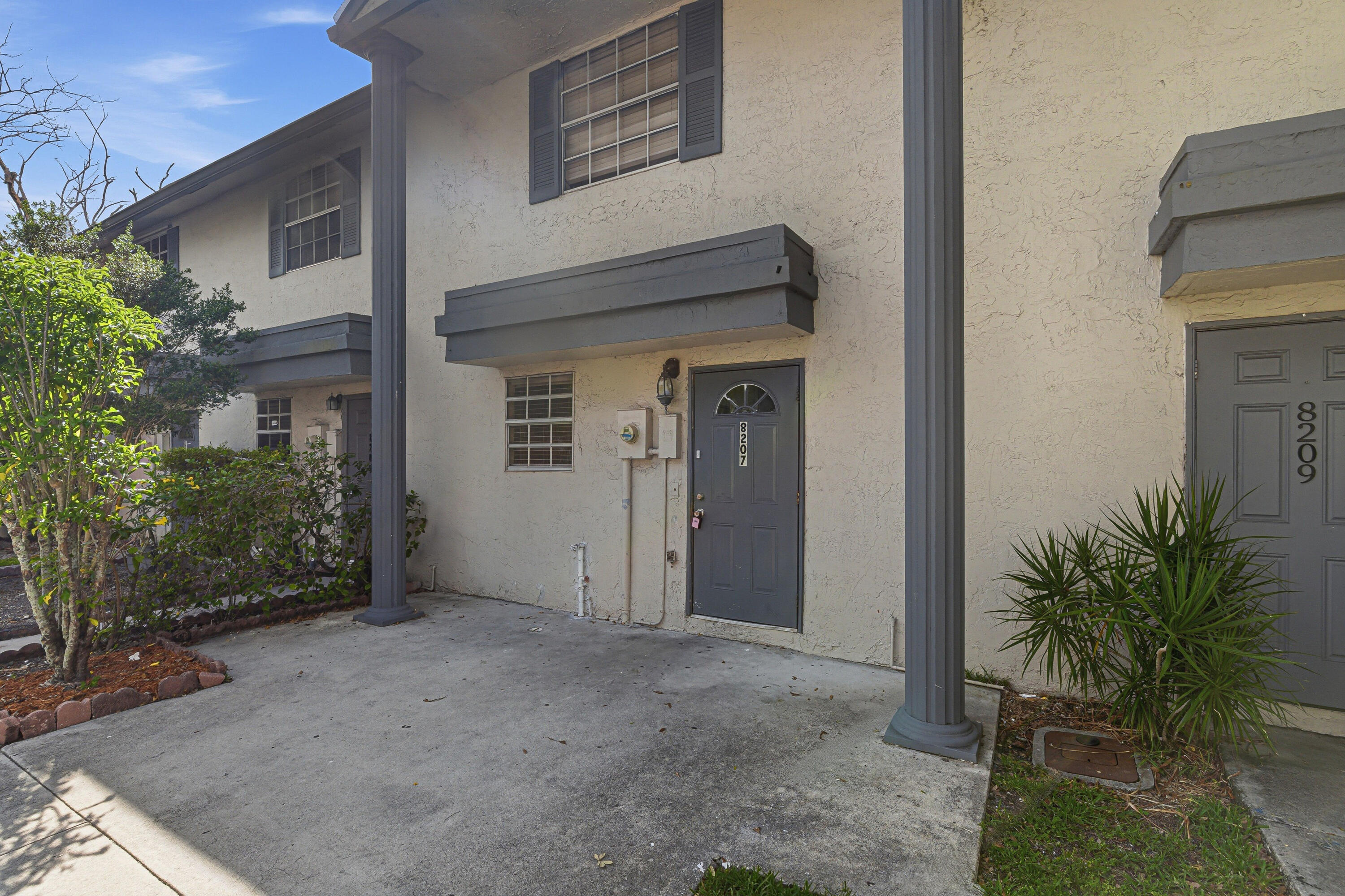 8207 Fairway Road Road 8207, Sunrise, FL, 33351/$319,000 4 8207 Fairway Road Road 8207