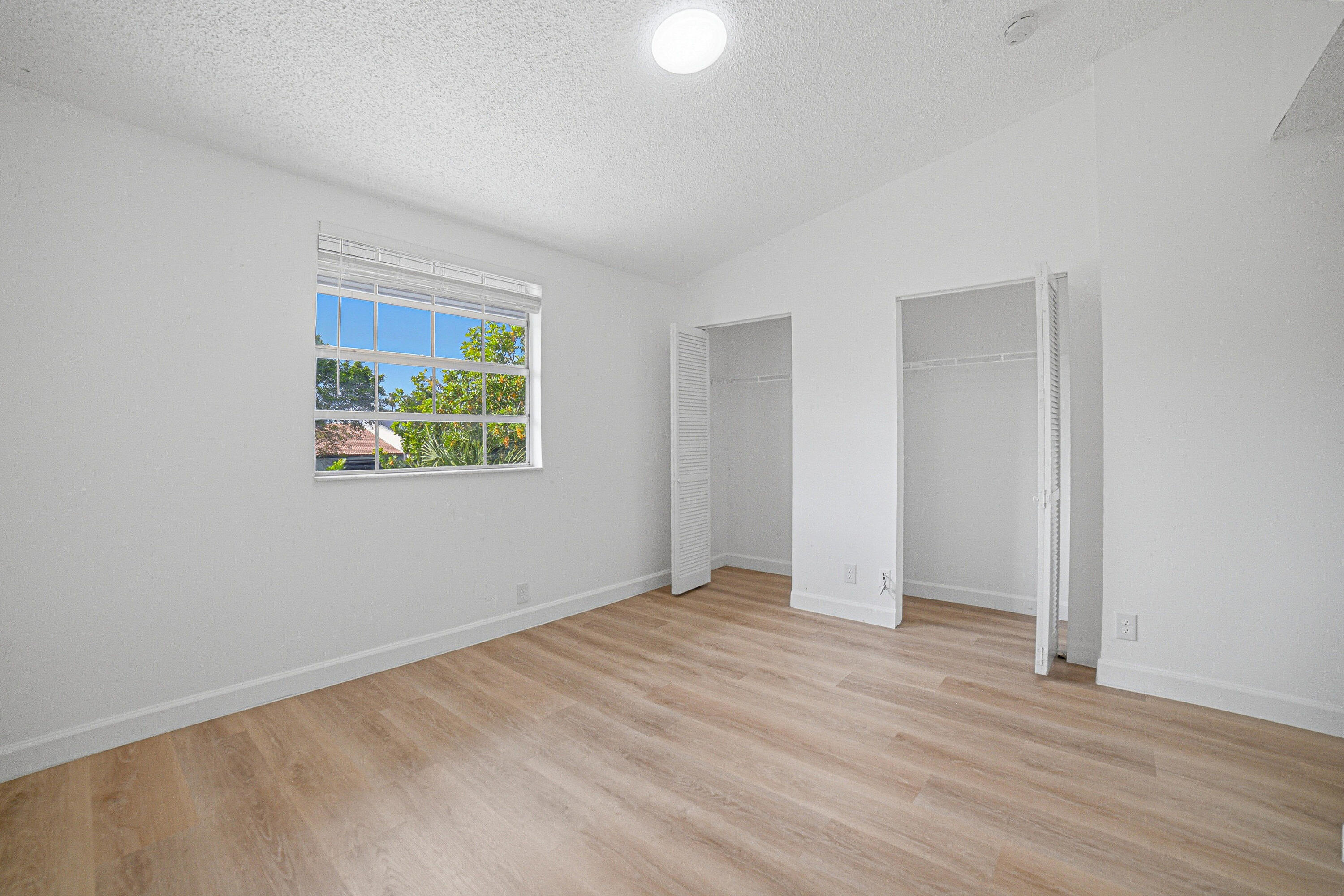 SPRING TREE - Residential
