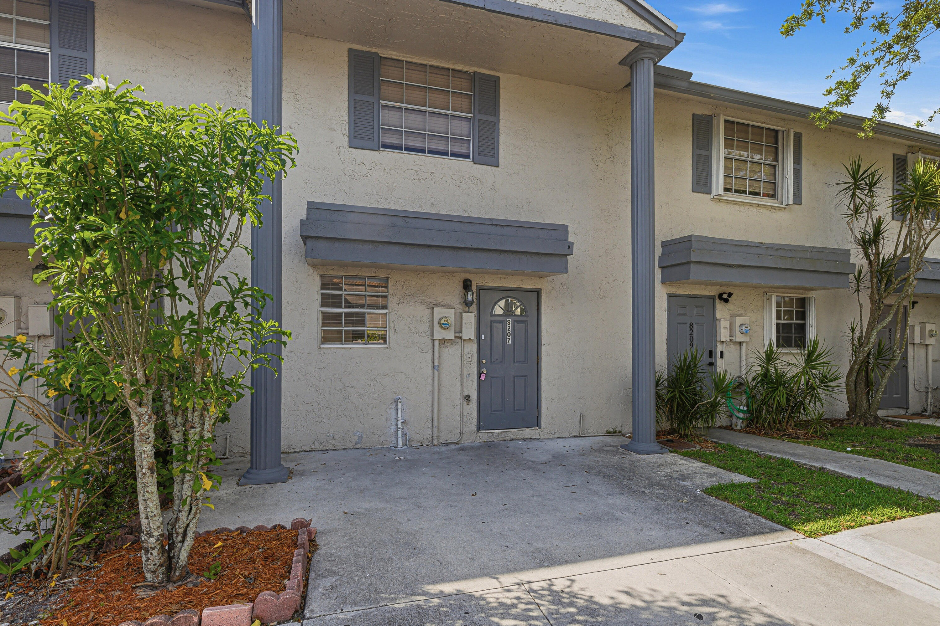 8207 Fairway Road Road 8207, Sunrise, FL, 33351/$319,000 3 8207 Fairway Road Road 8207