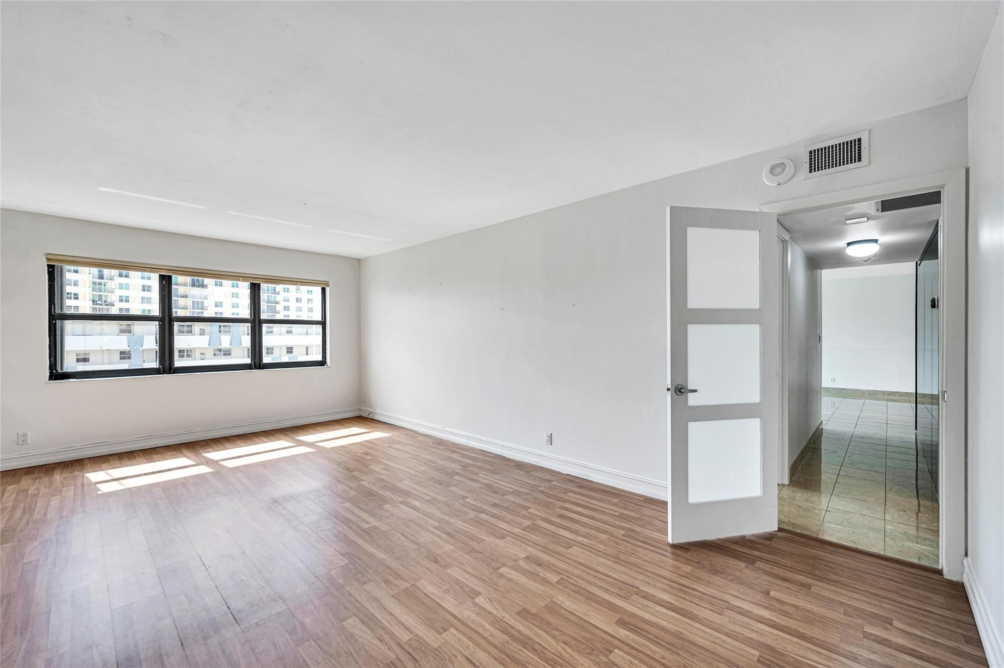 The Hampton Beach Club Co - Residential Lease