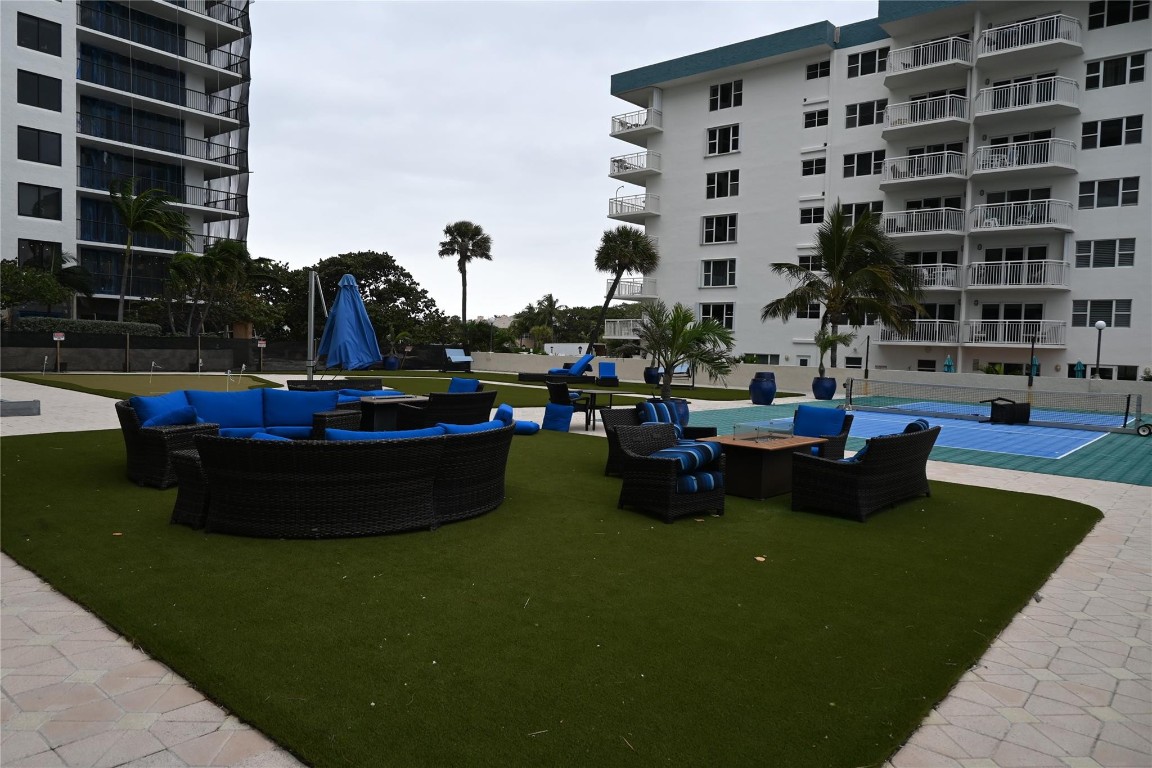 The Hampton Beach Club Co - Residential Lease