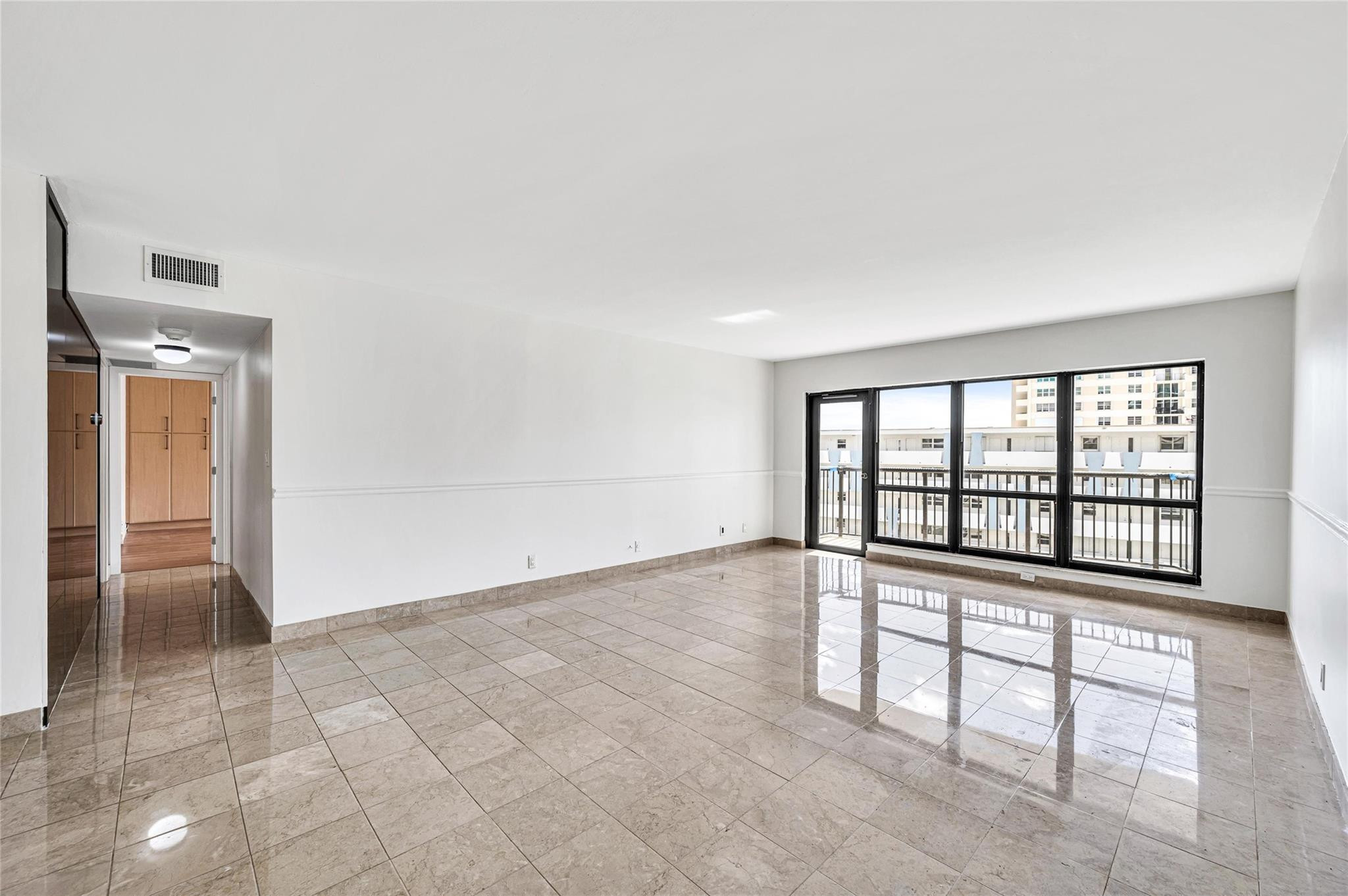 The Hampton Beach Club Co - Residential Lease