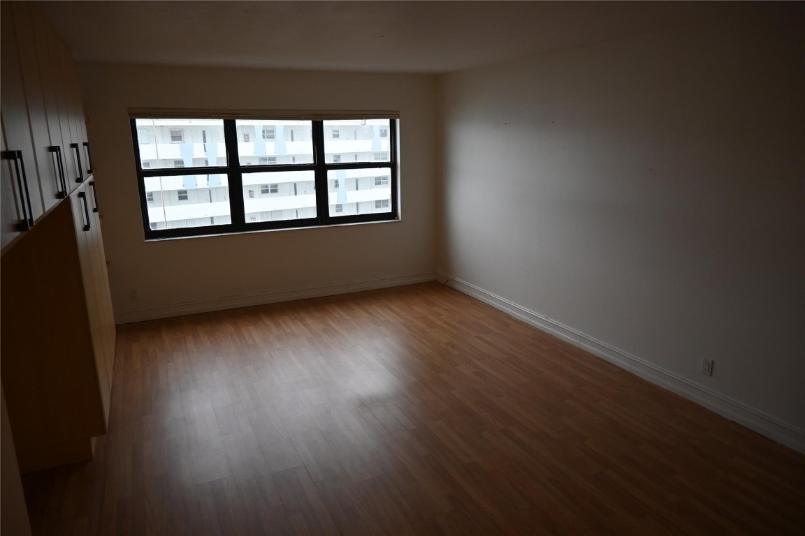 The Hampton Beach Club Co - Residential Lease