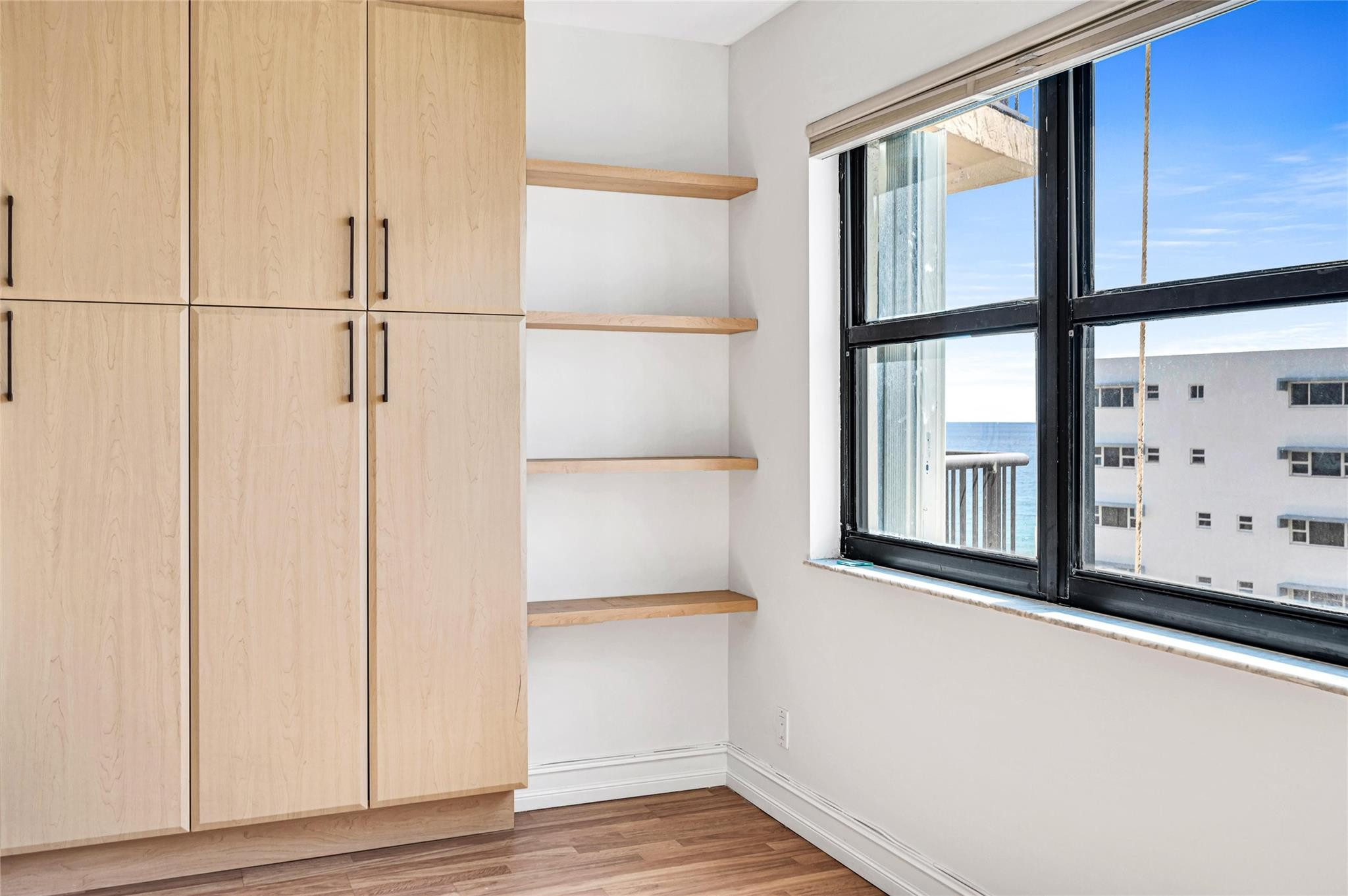 The Hampton Beach Club Co - Residential Lease