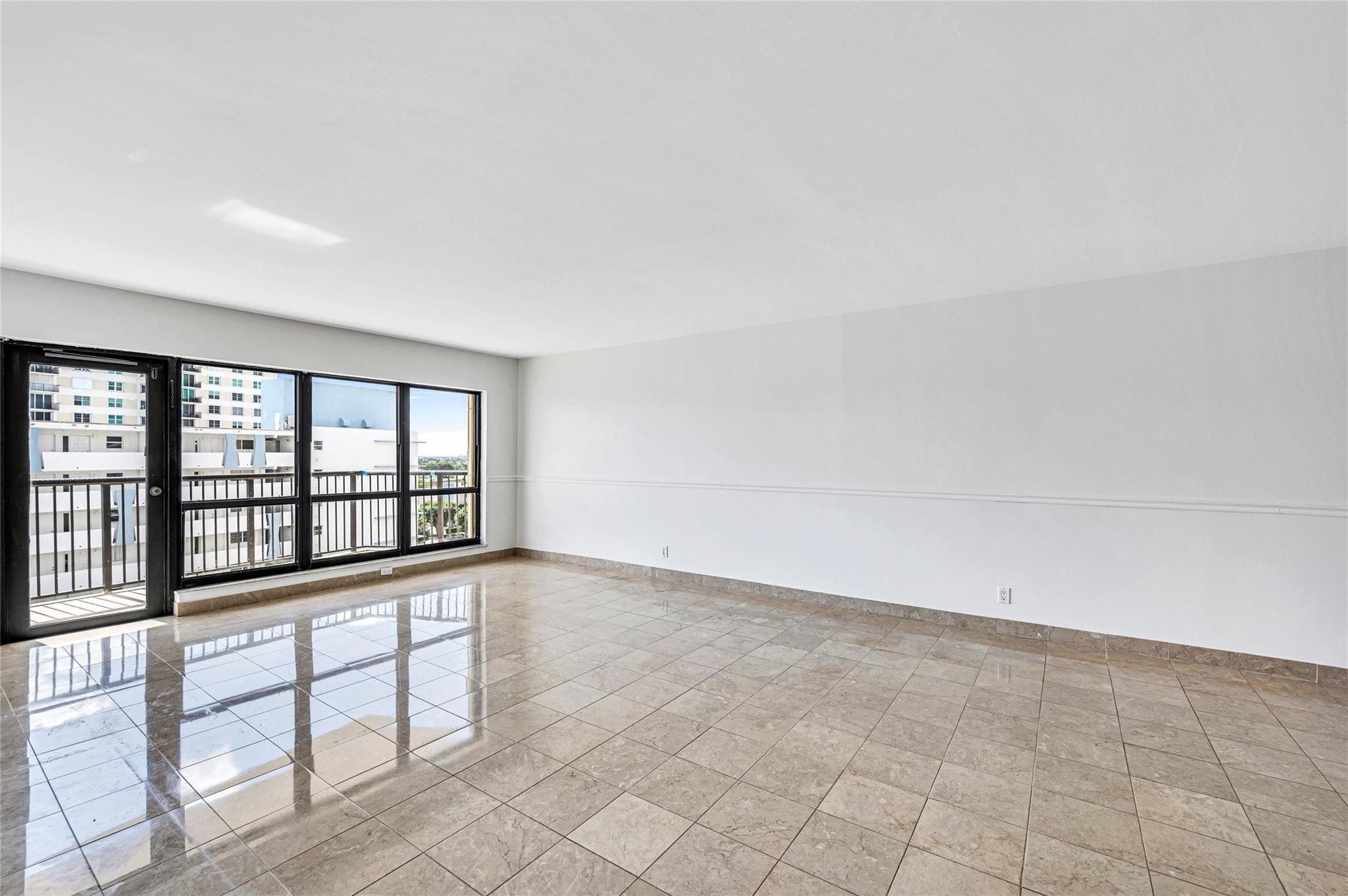 The Hampton Beach Club Co - Residential Lease