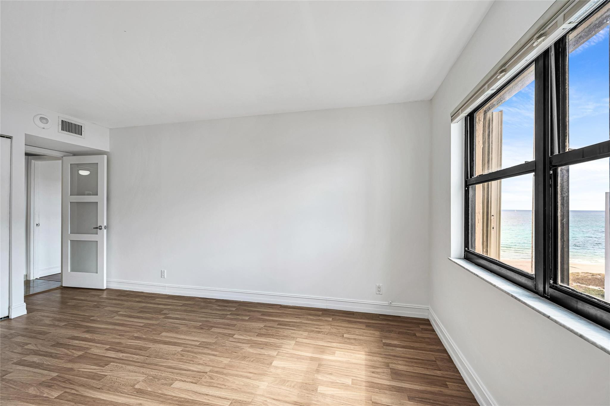 The Hampton Beach Club Co - Residential Lease