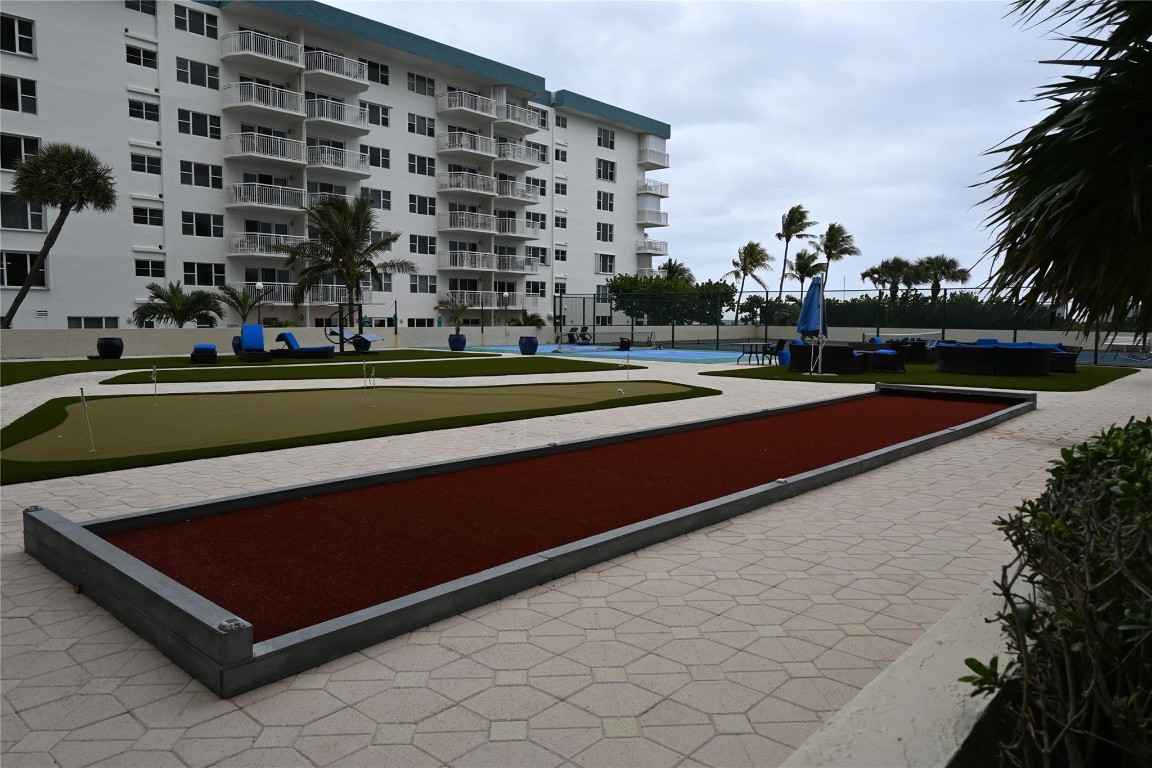 The Hampton Beach Club Co - Residential Lease