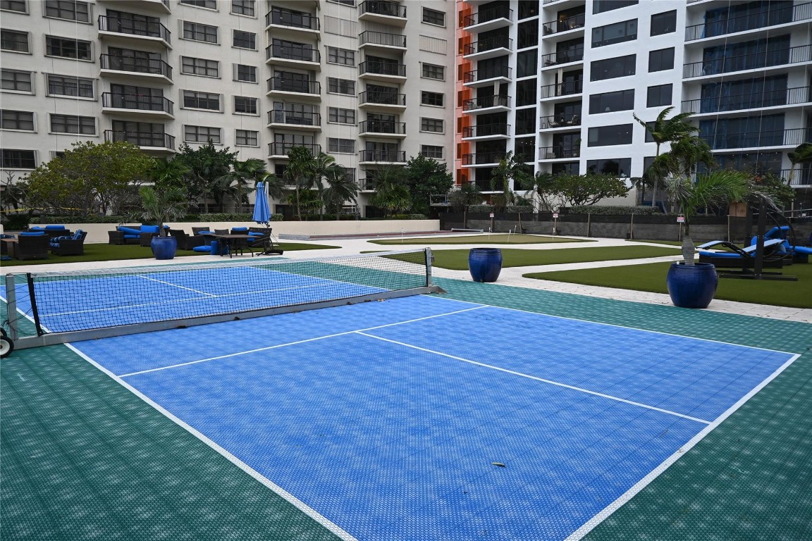 The Hampton Beach Club Co - Residential Lease