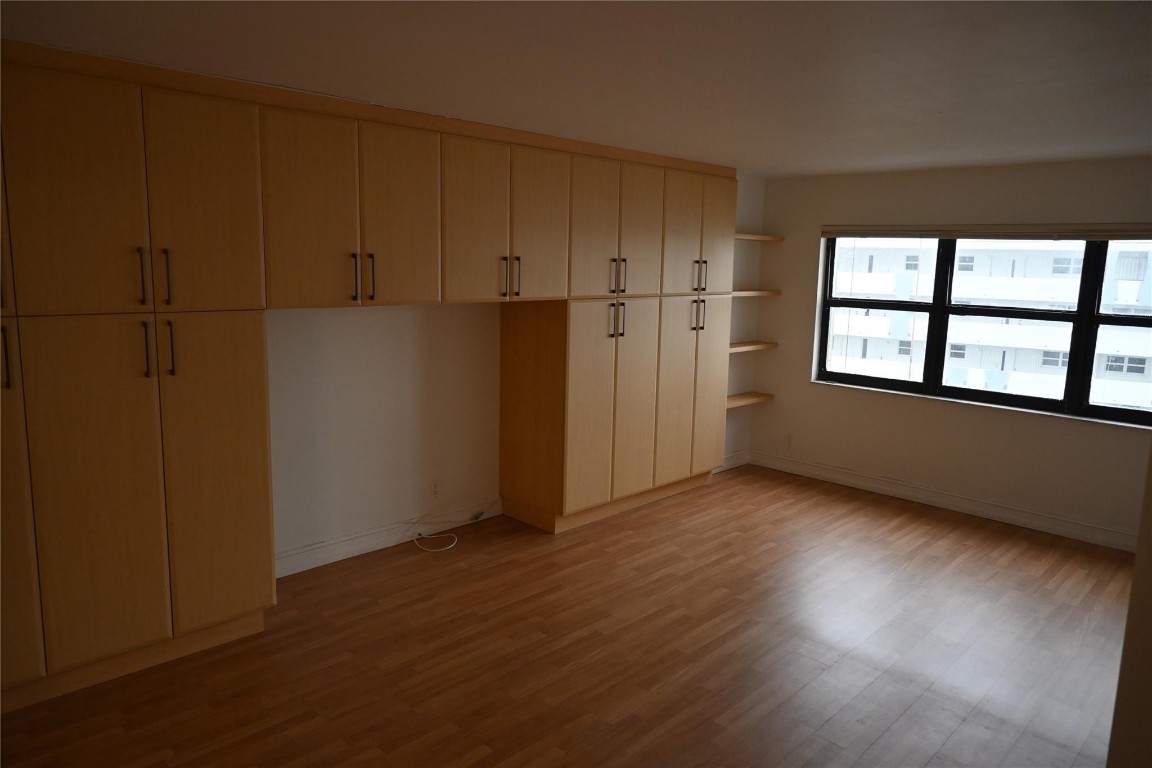 The Hampton Beach Club Co - Residential Lease