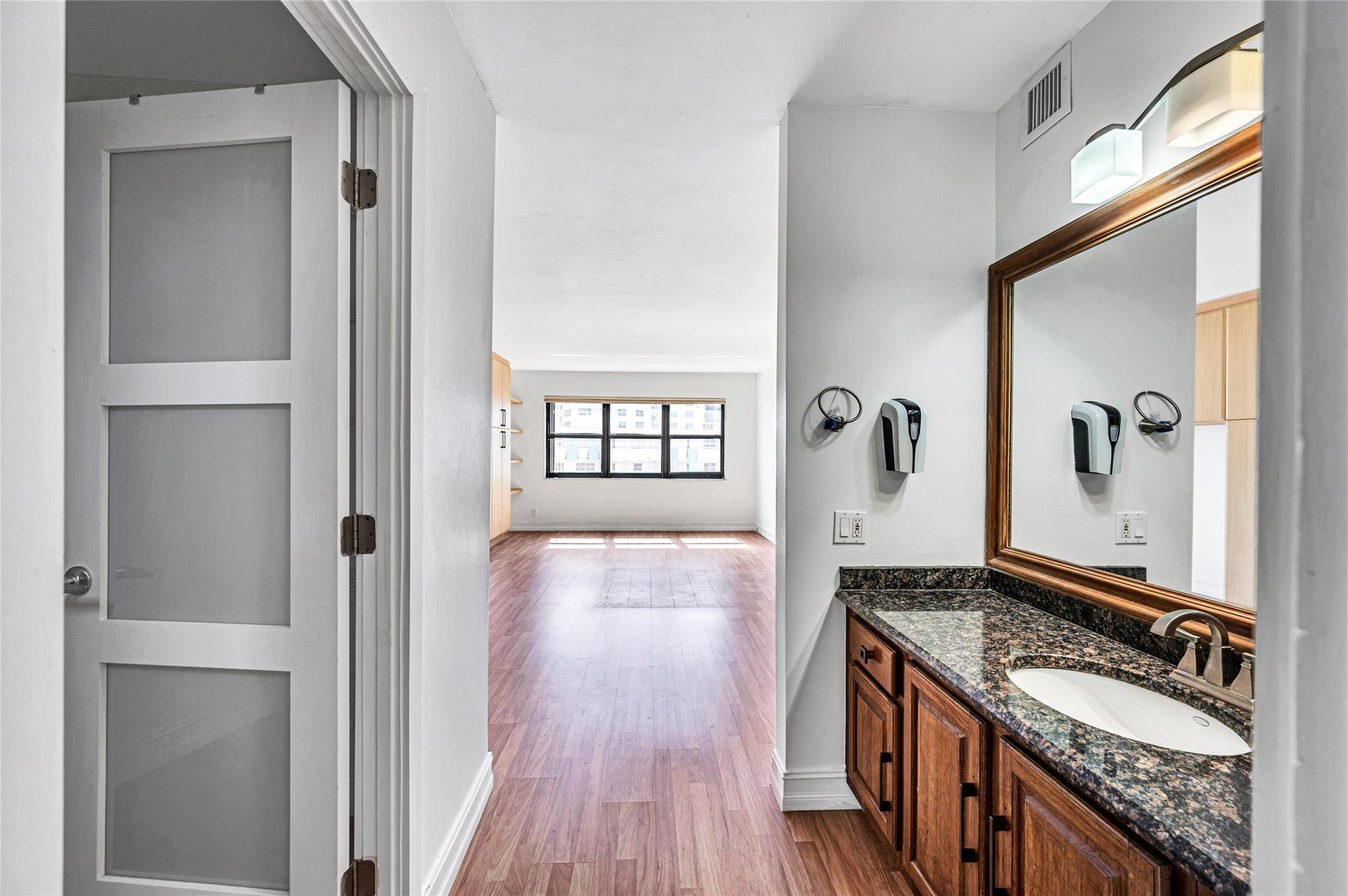 The Hampton Beach Club Co - Residential Lease