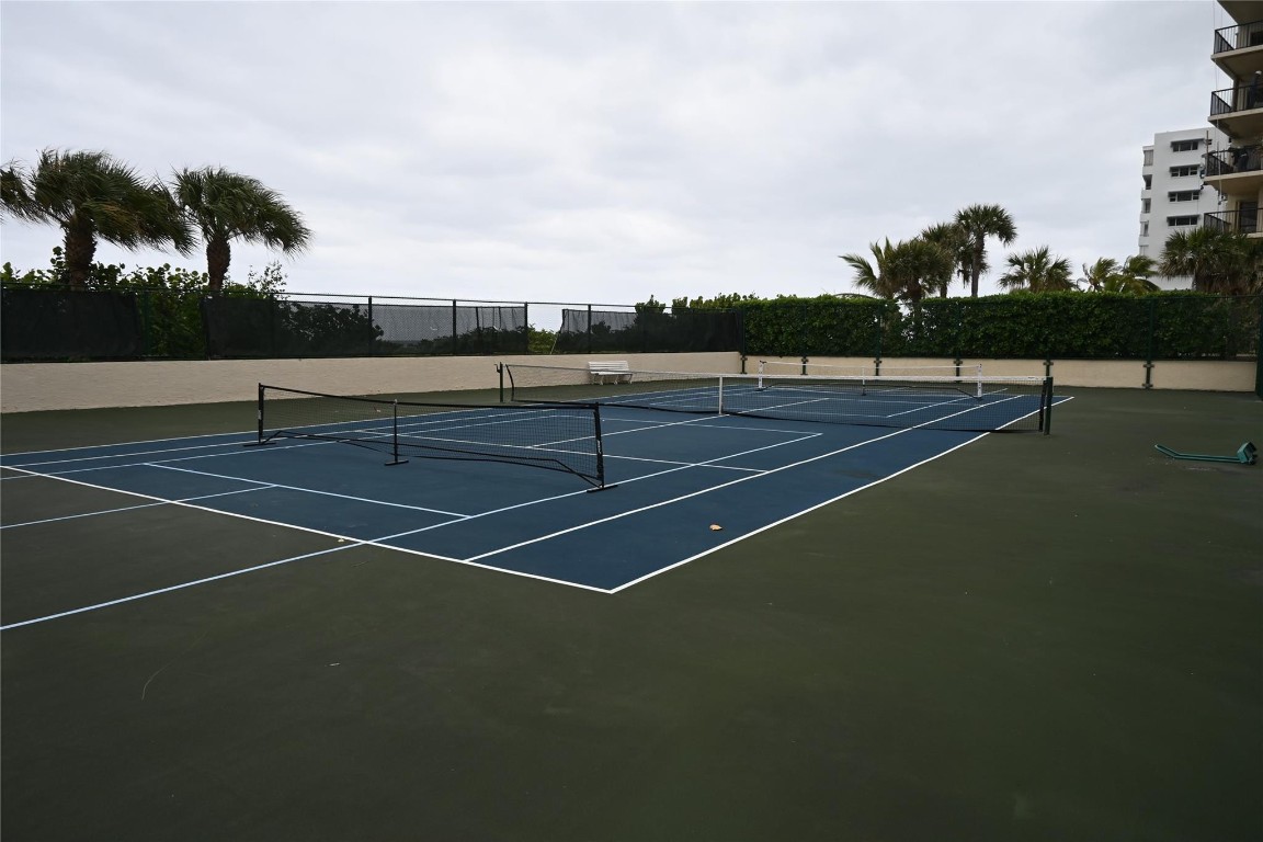 The Hampton Beach Club Co - Residential Lease