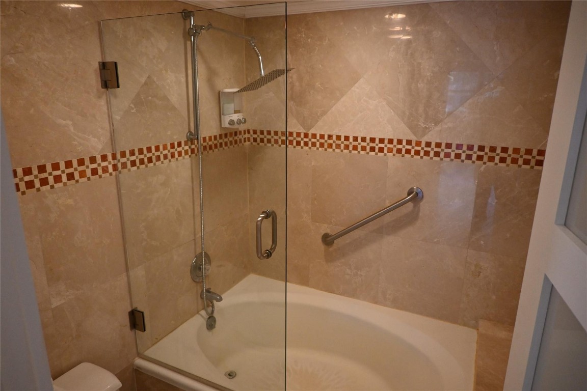 The Hampton Beach Club Co - Residential Lease