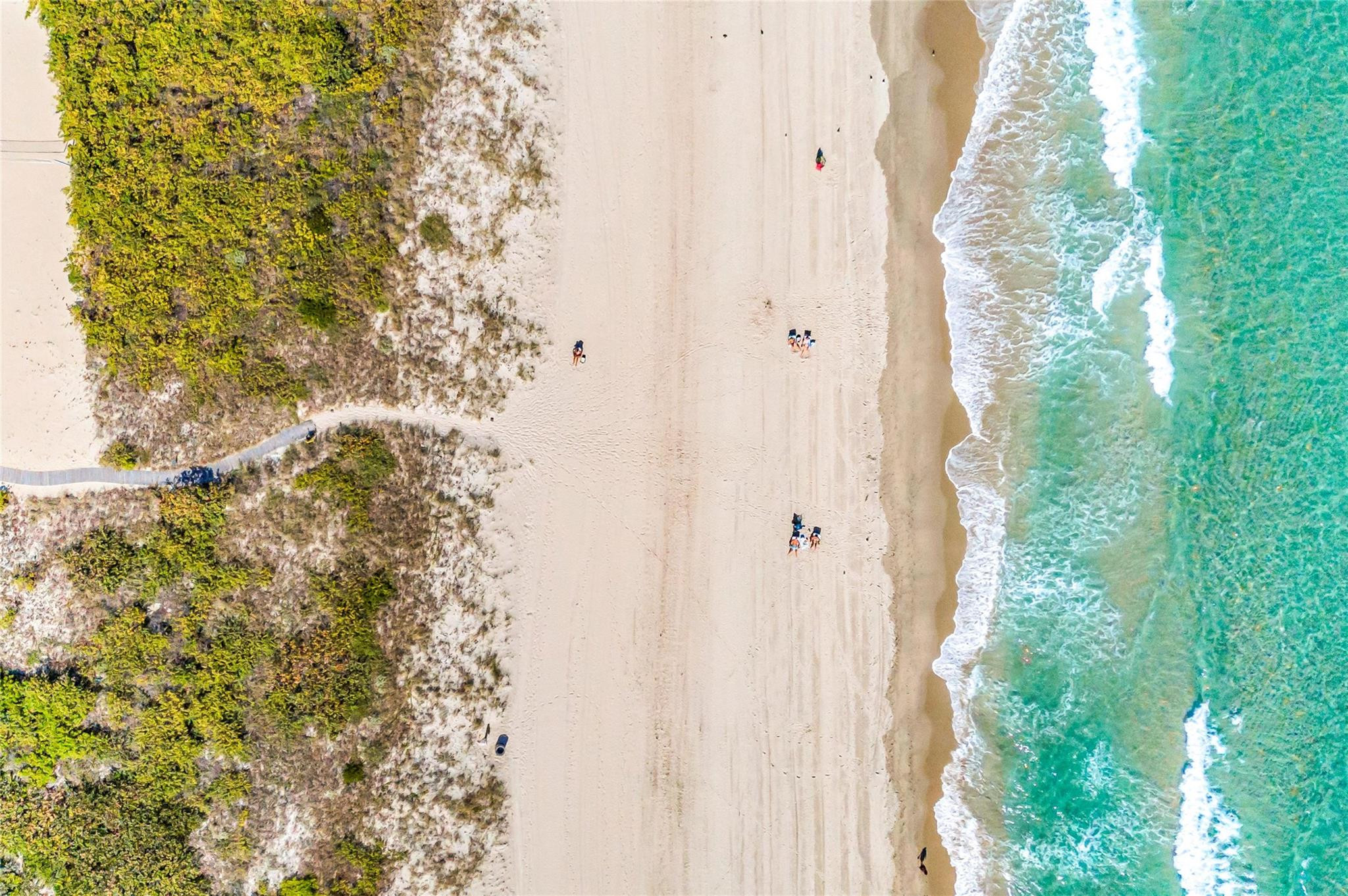 The Hampton Beach Club Co - Residential Lease