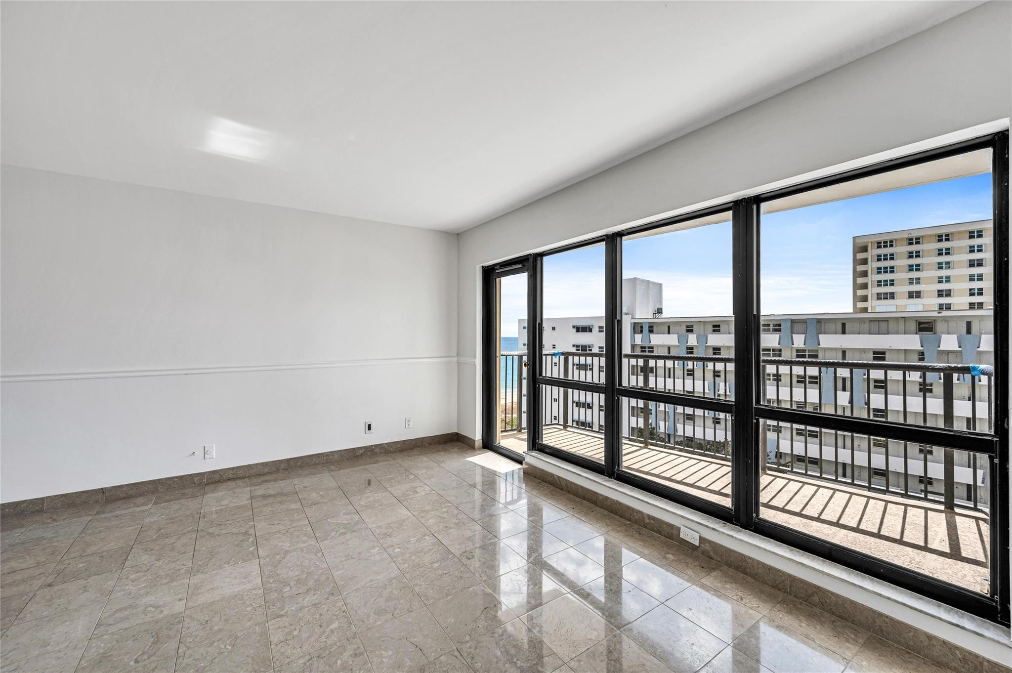 The Hampton Beach Club Co - Residential Lease