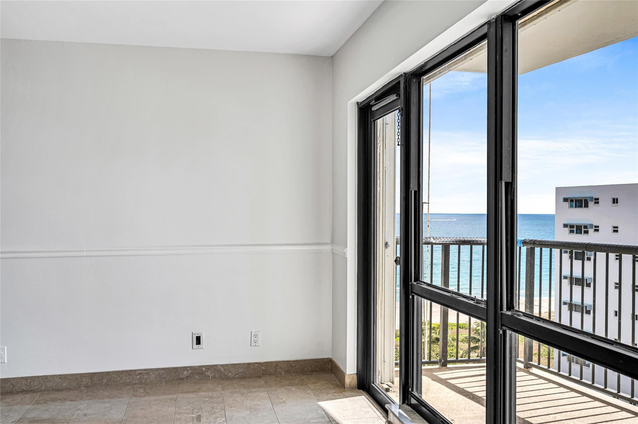 The Hampton Beach Club Co - Residential Lease