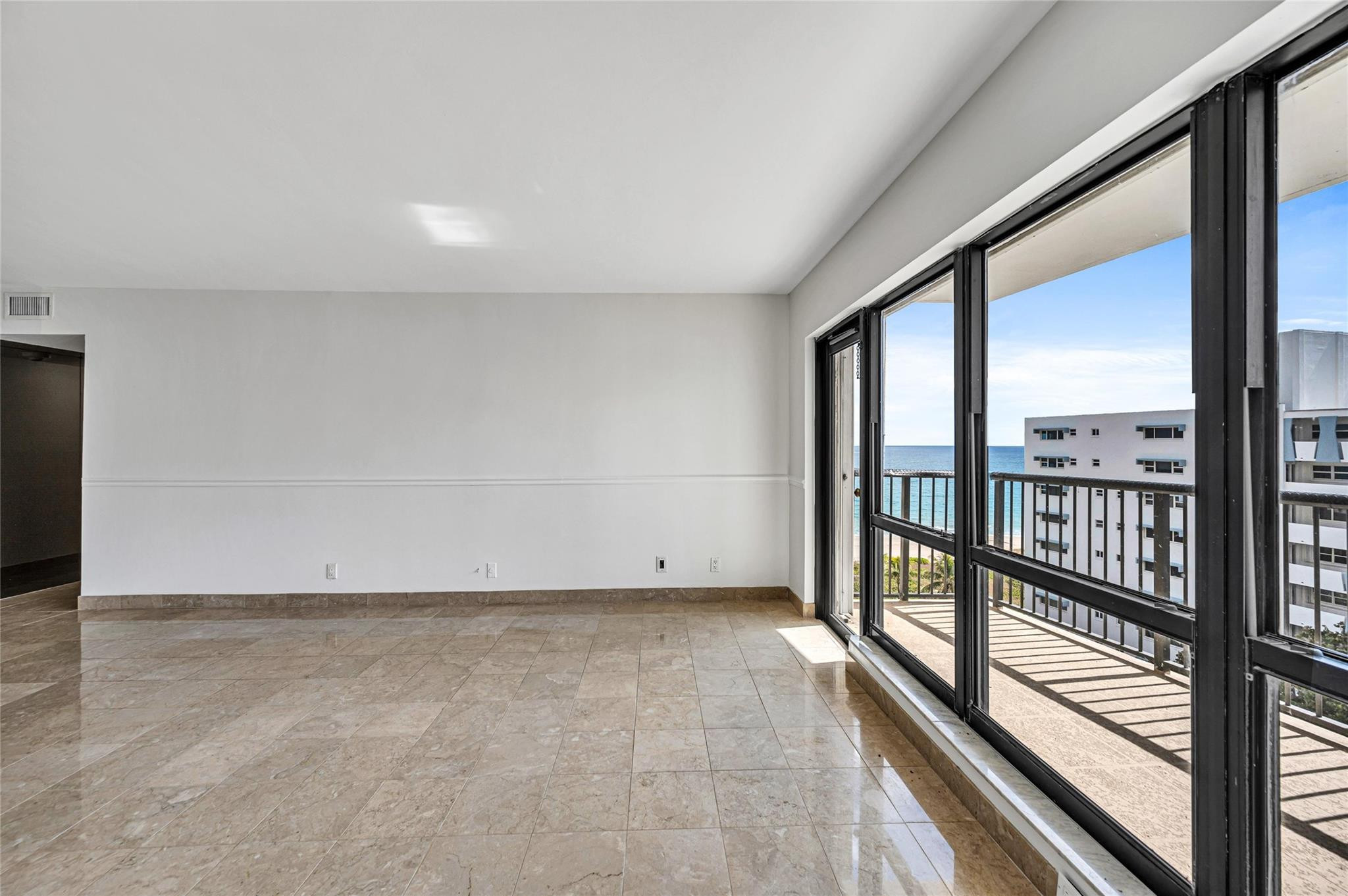 The Hampton Beach Club Co - Residential Lease