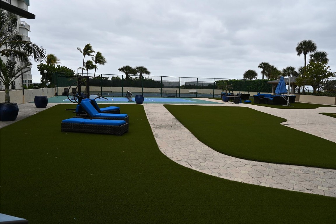 The Hampton Beach Club Co - Residential Lease