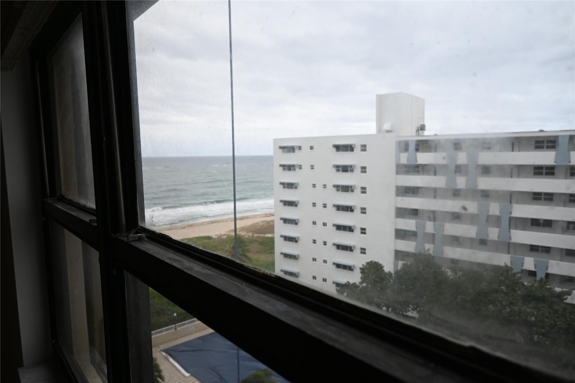 The Hampton Beach Club Co - Residential Lease