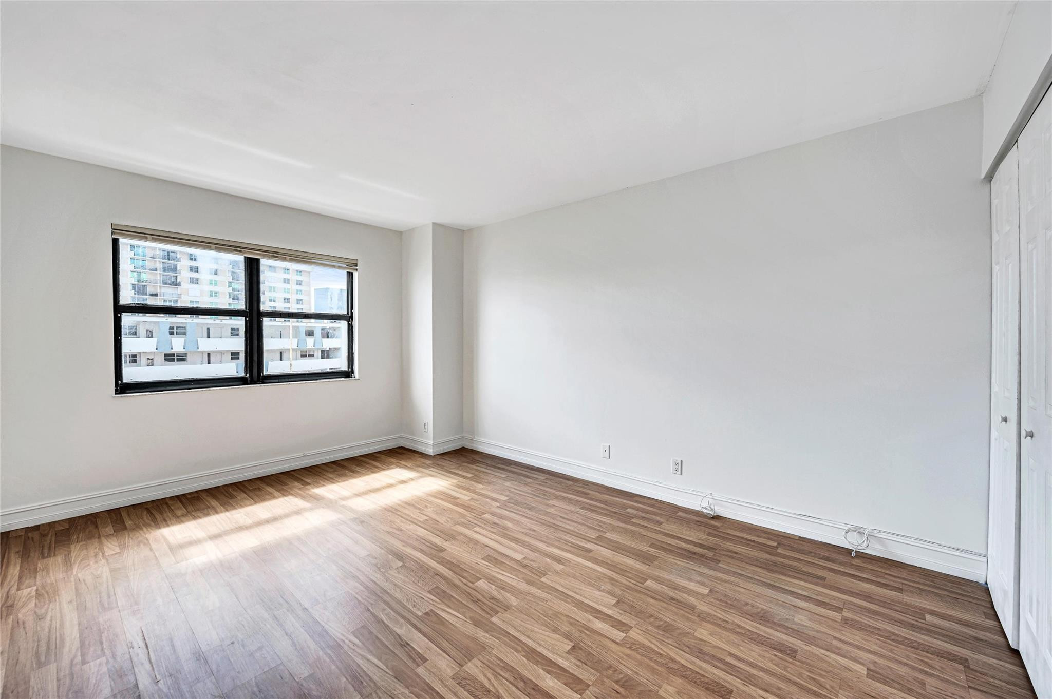 The Hampton Beach Club Co - Residential Lease