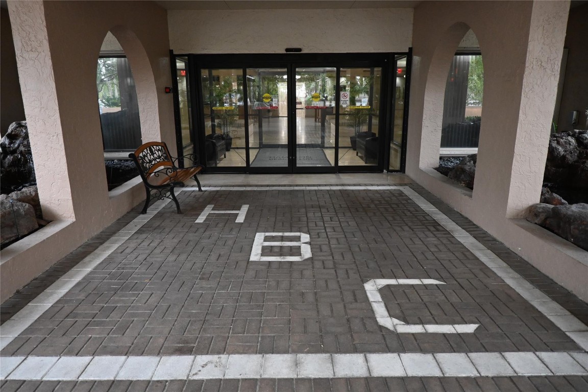 The Hampton Beach Club Co - Residential Lease