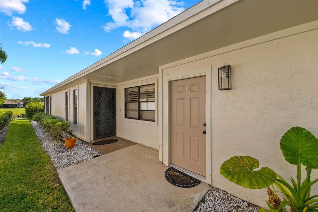 Photo of 6014 SE Franklin Place, Hobe Sound, FL 33455 (MLS # R10956136)