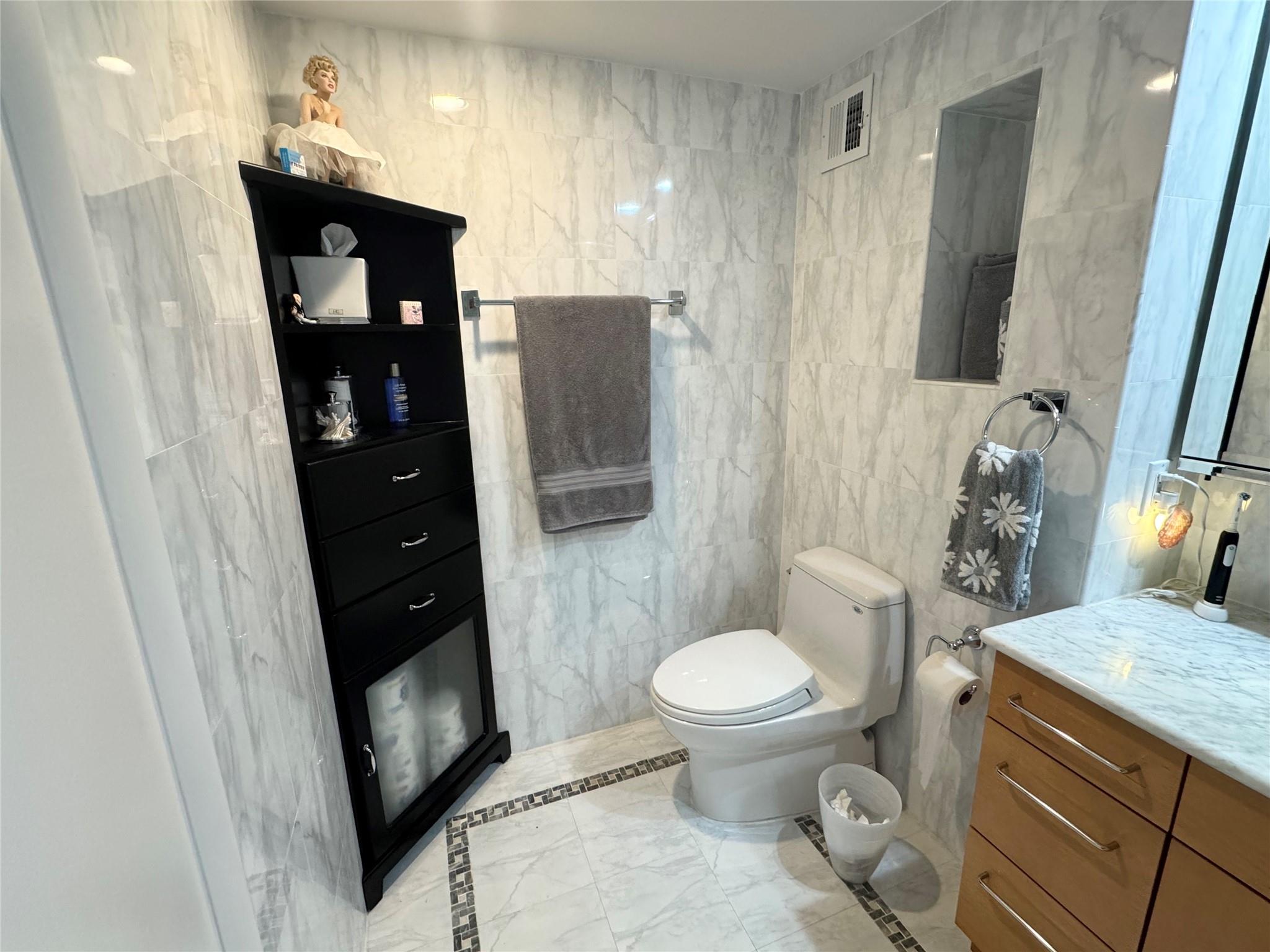 GALLEON CONDO - Residential Lease