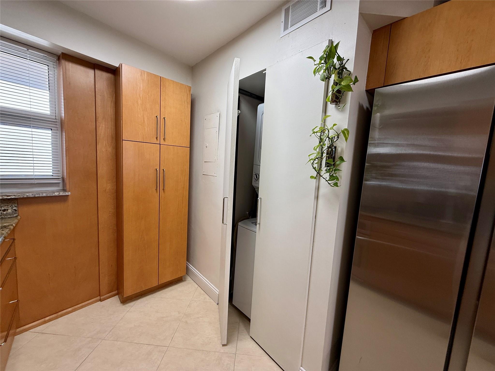 GALLEON CONDO - Residential Lease