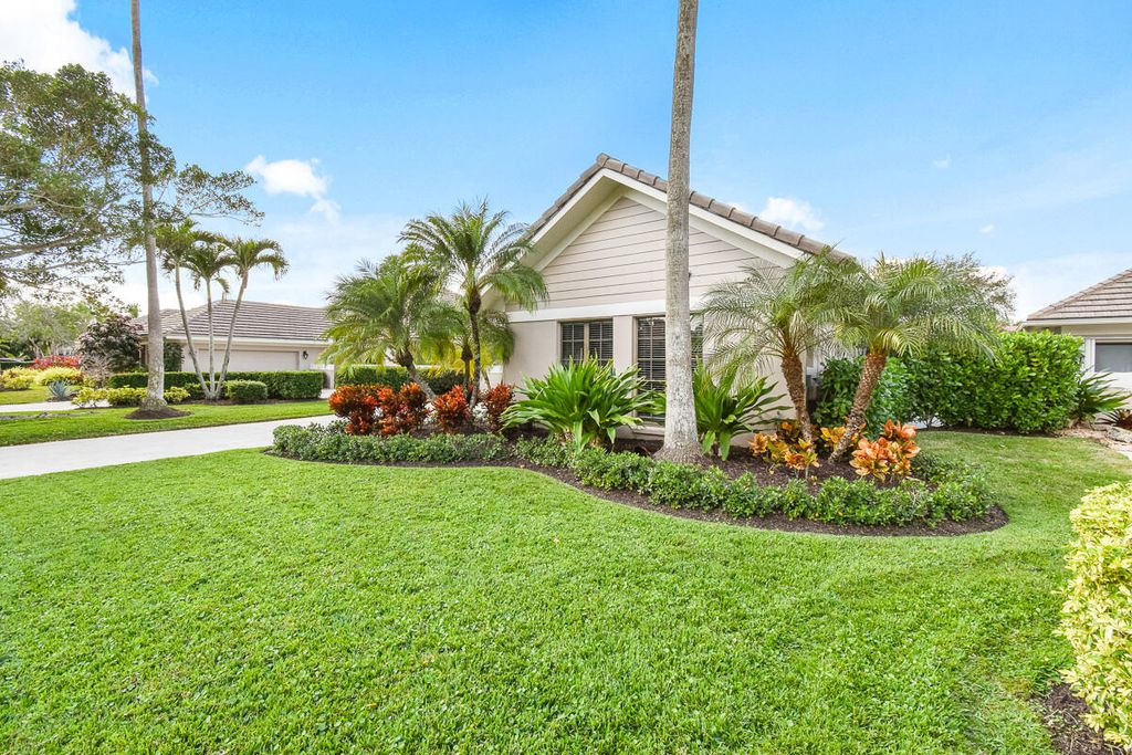 Photo of 145 Coventry Place, Palm Beach Gardens, FL 33418 (MLS # R11159735)