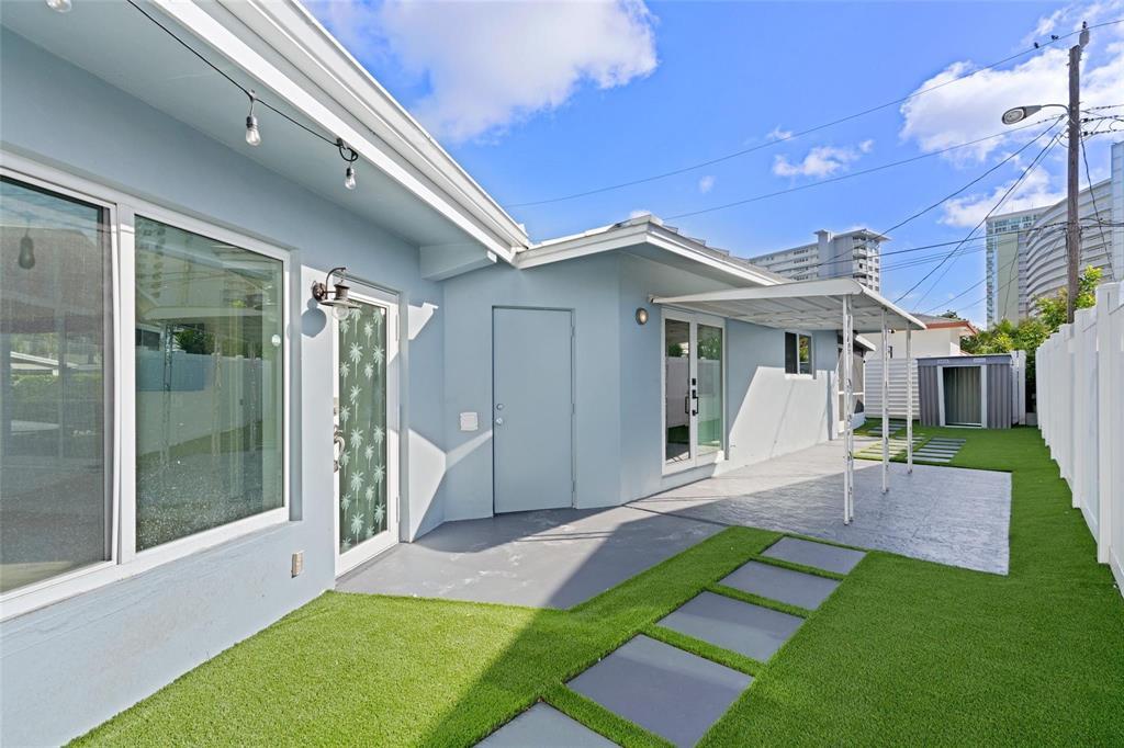 BREAKWATER - Residential Lease