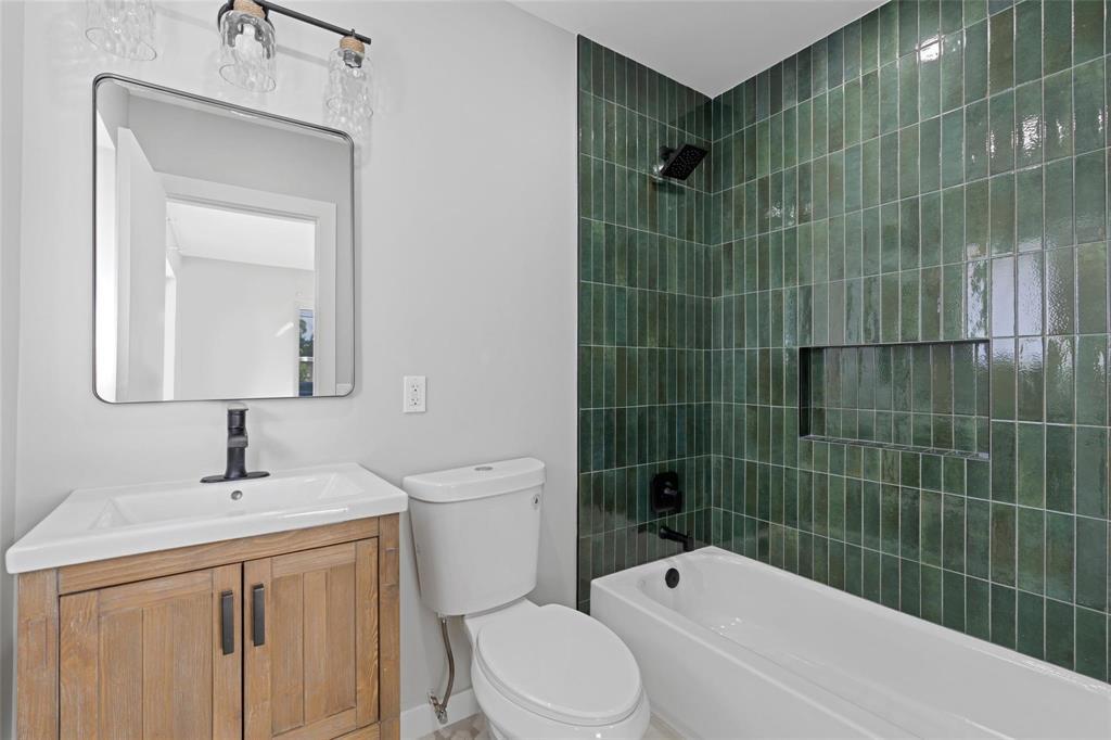 BREAKWATER - Residential Lease