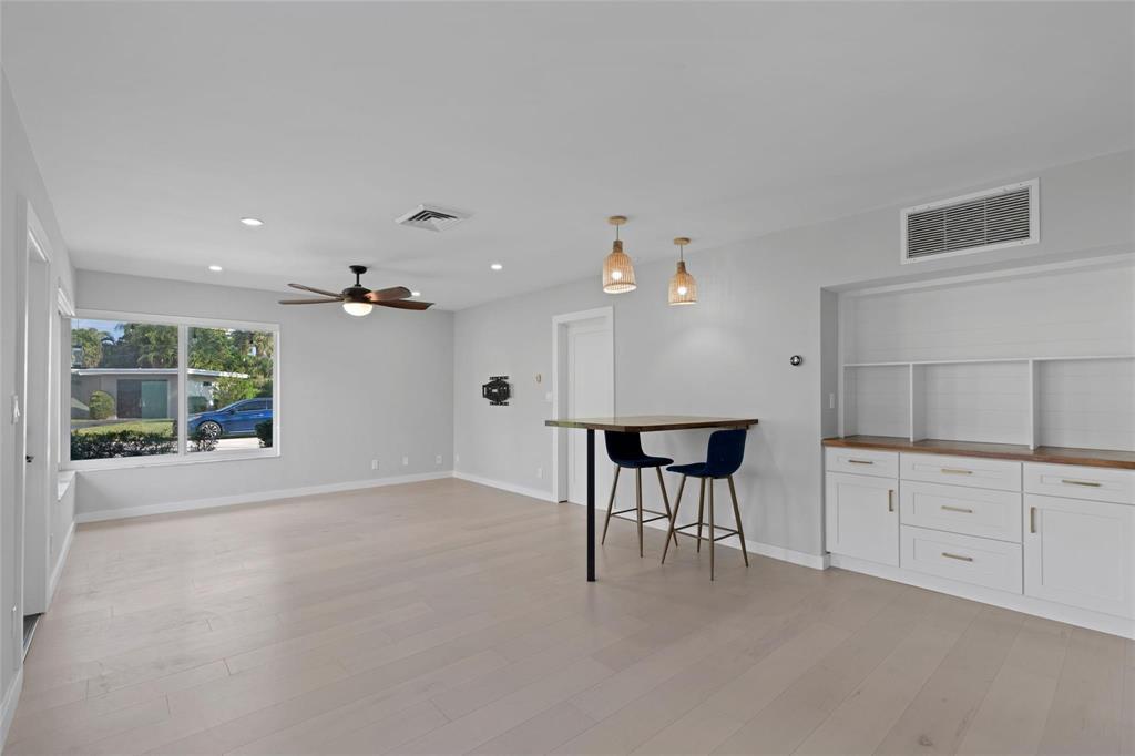 BREAKWATER - Residential Lease