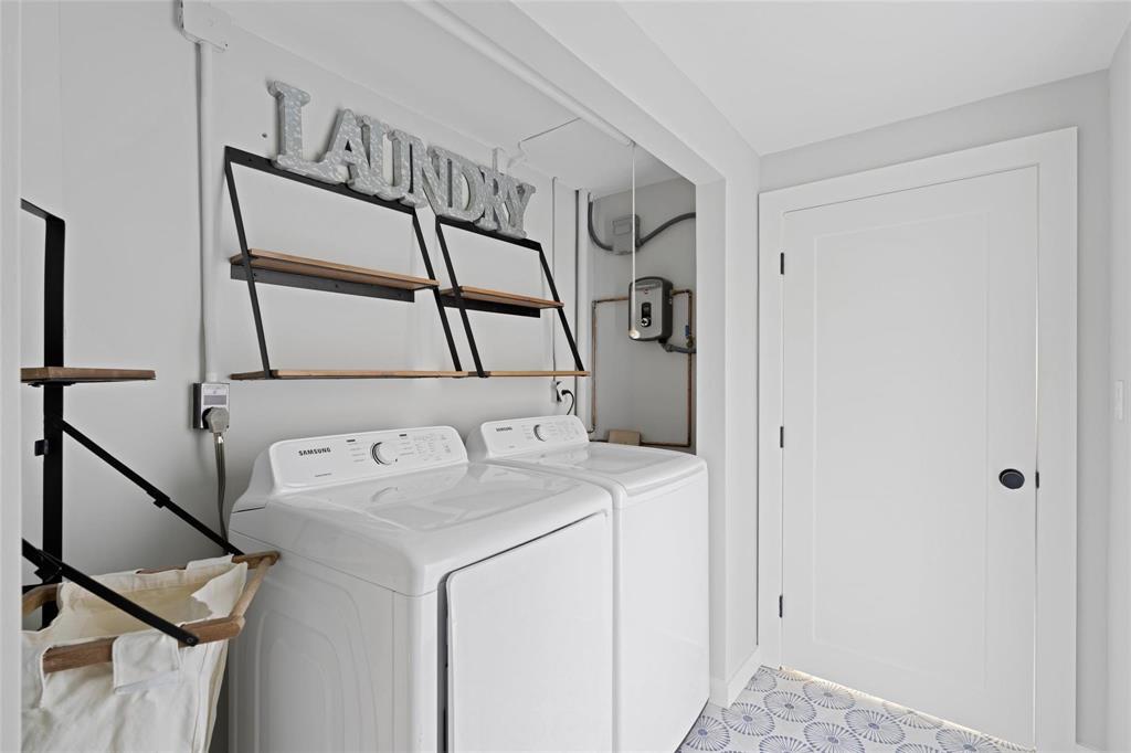 BREAKWATER - Residential Lease