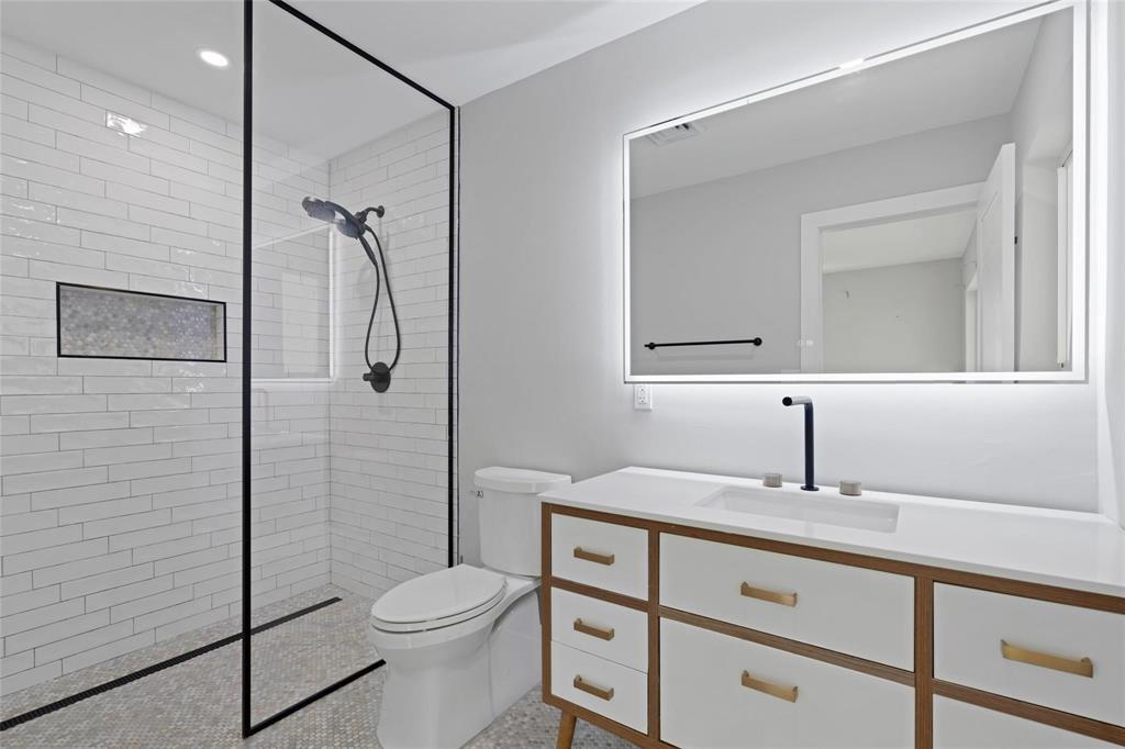 BREAKWATER - Residential Lease