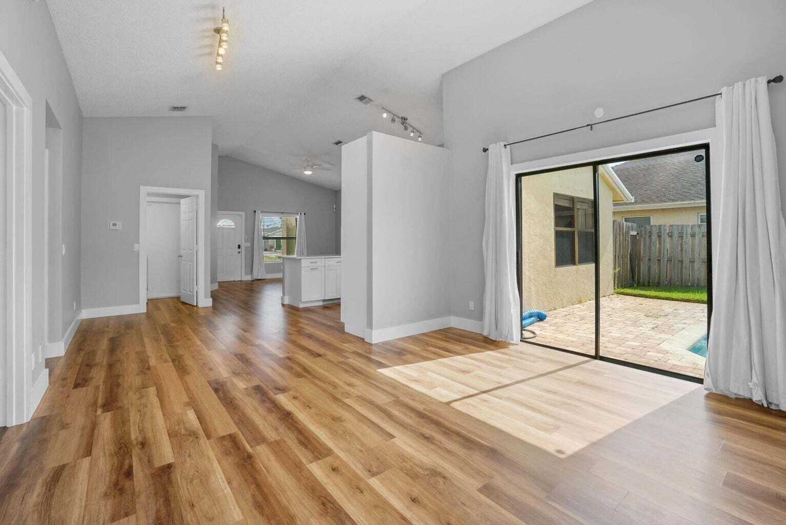 NORTH PALM BEACH HEIGHTS - Residential Lease