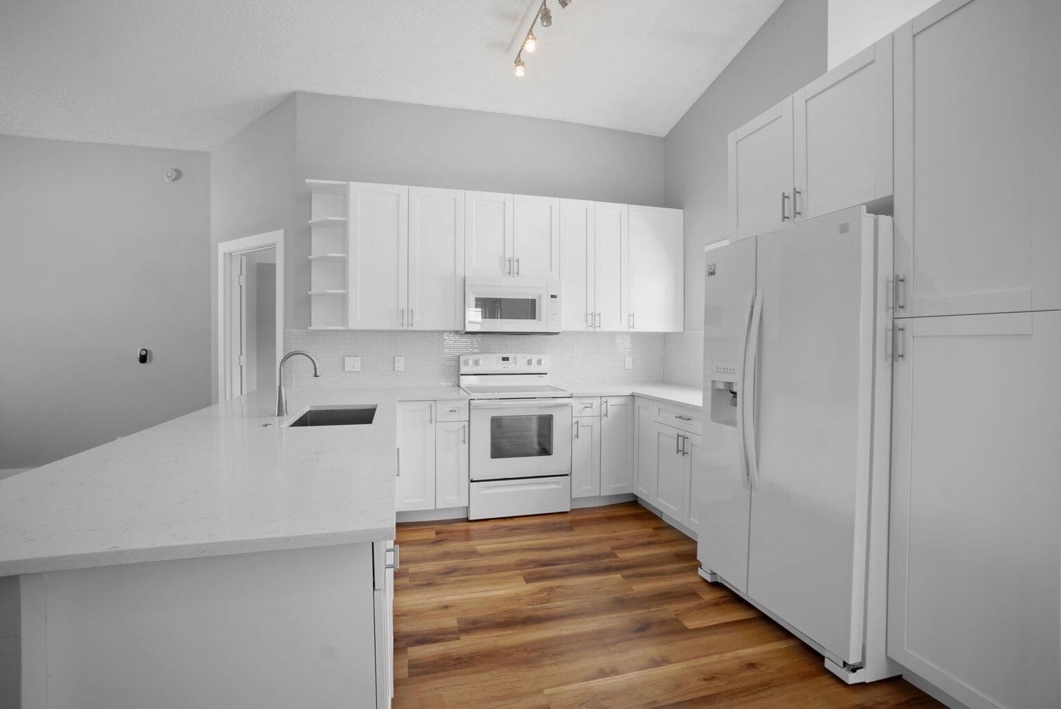 NORTH PALM BEACH HEIGHTS - Residential Lease