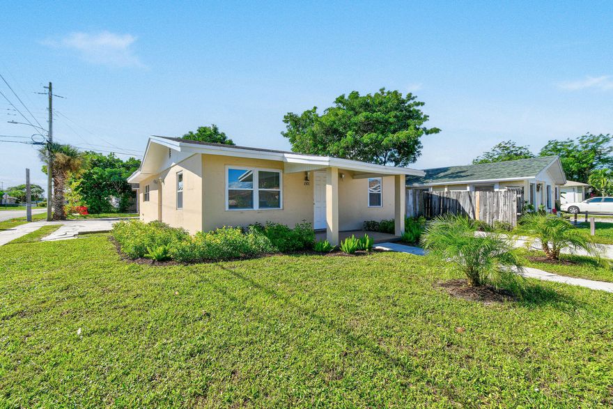 Very nice renovated 3/2 single family home available in Riviera Beach. New windows, new kitchen, new appliances, fresh paint. Corner lot, ample parking. Close to shopping/dining and only 10 min to the beach.