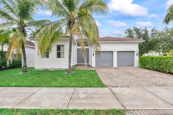 8911 NW 178TH LN, HIALEAH, FL 33018 - Image 608c4faeb7b1eb97708d601cfd665556/1124943013