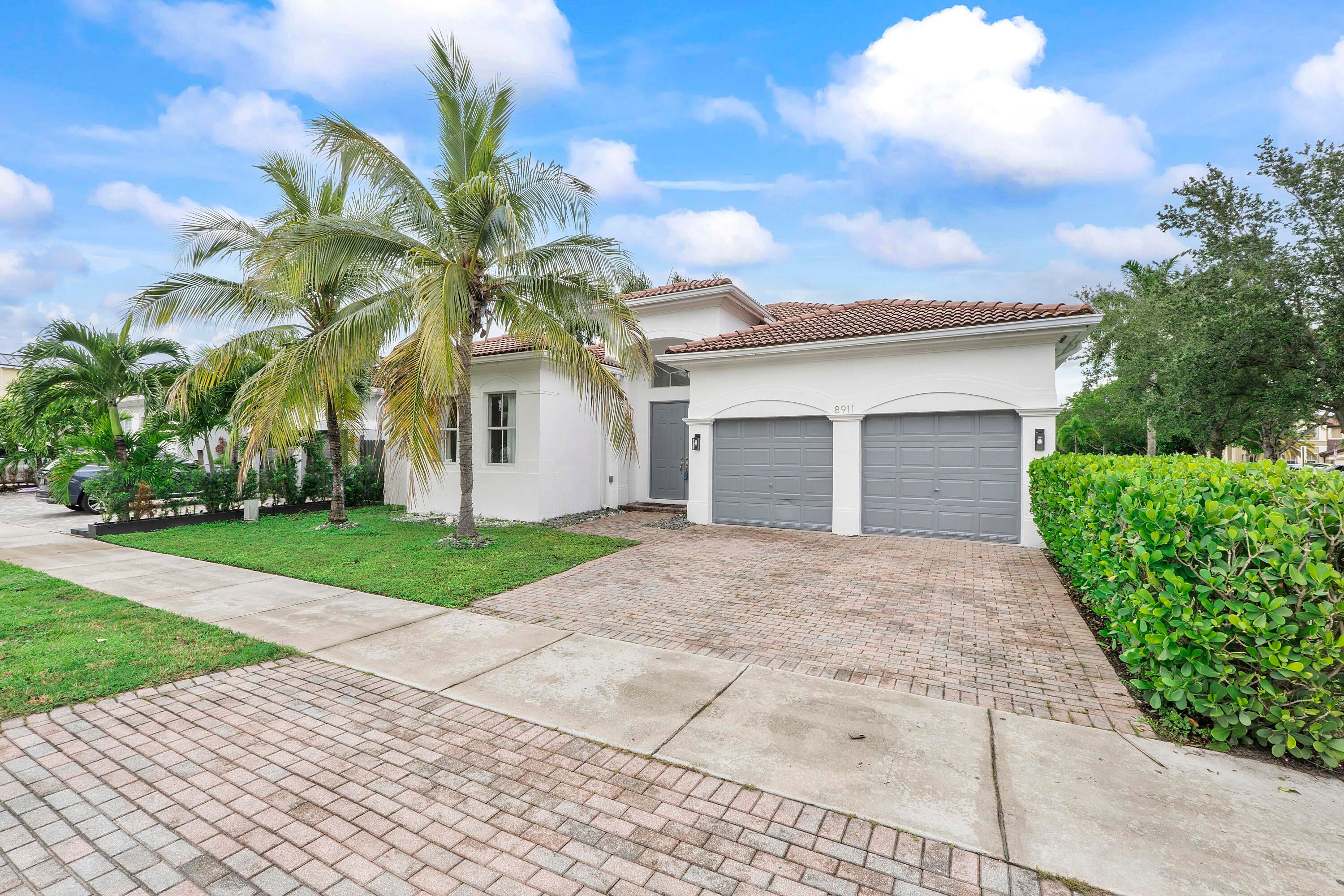8911 NW 178th Lane