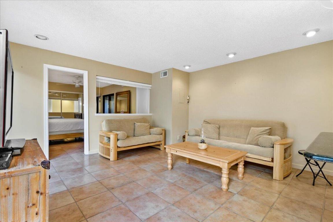 SEA LOFTERS CONDO - Residential